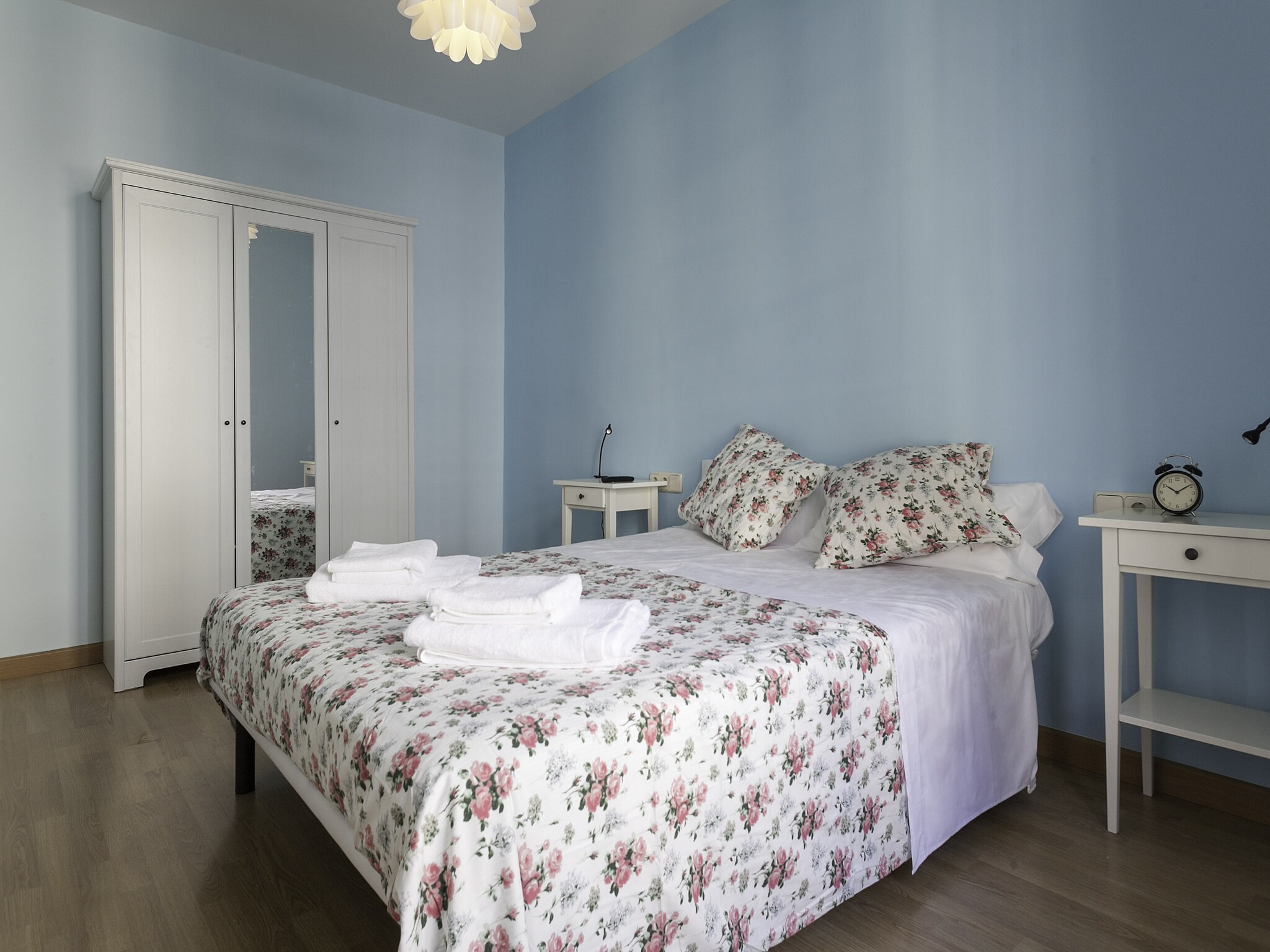 Lomatalo Rambla Paris Apartment