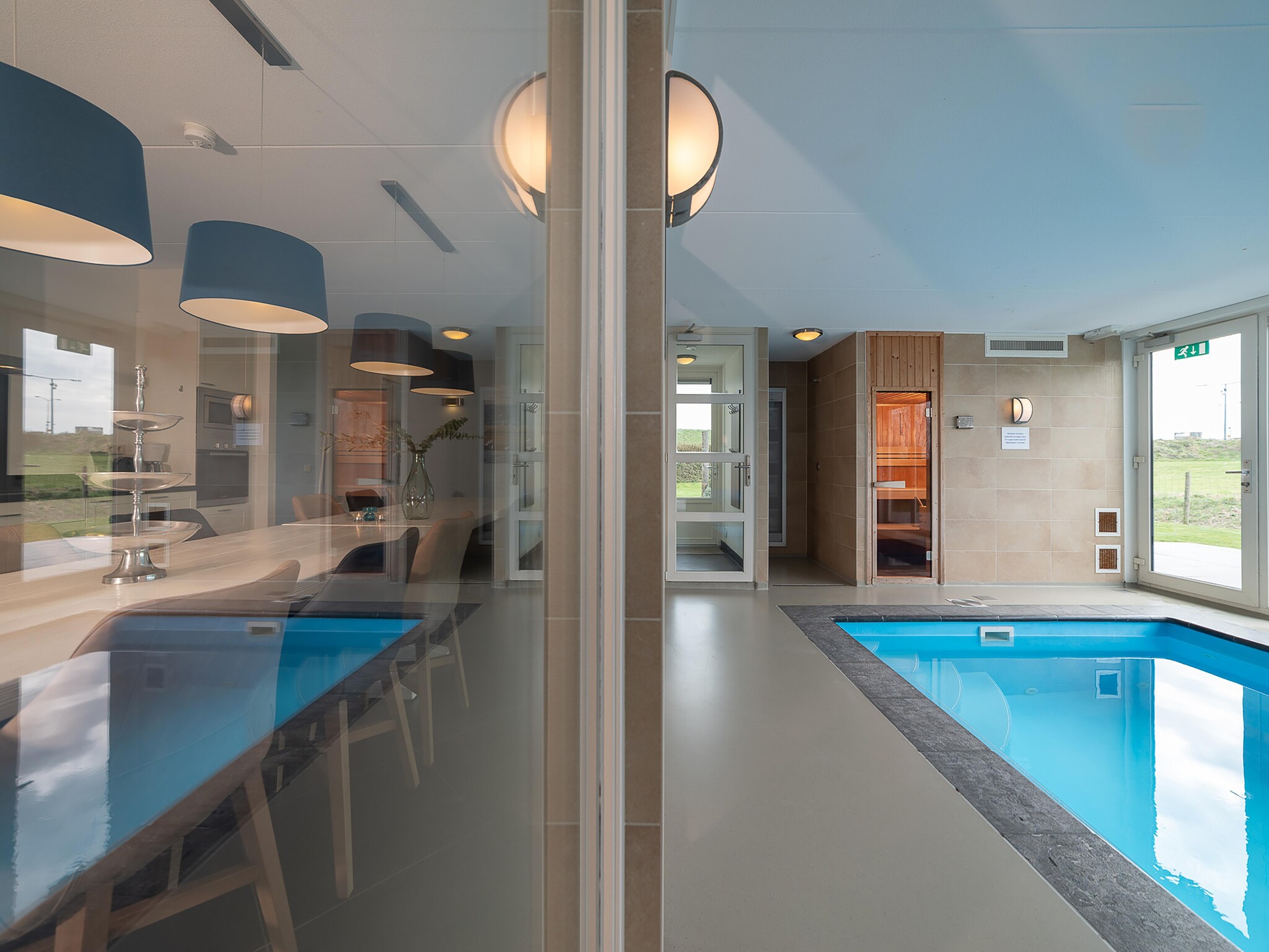   Luxe Beveland met zwembad  sauna