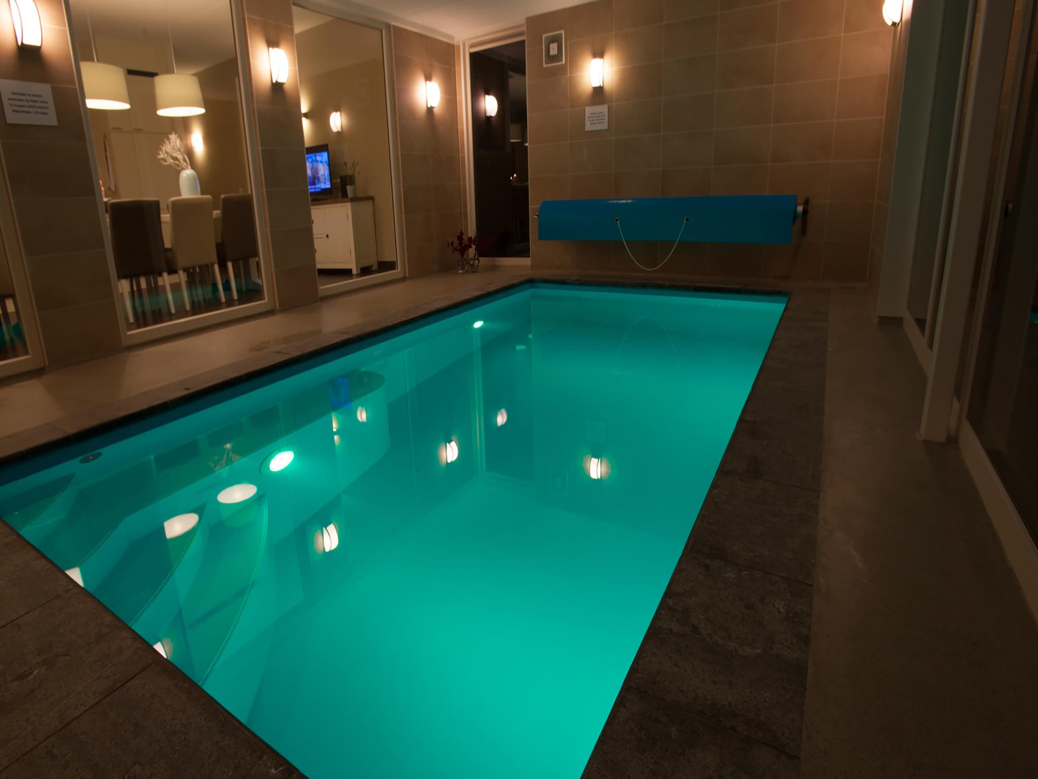   Luxe Beveland met zwembad  sauna