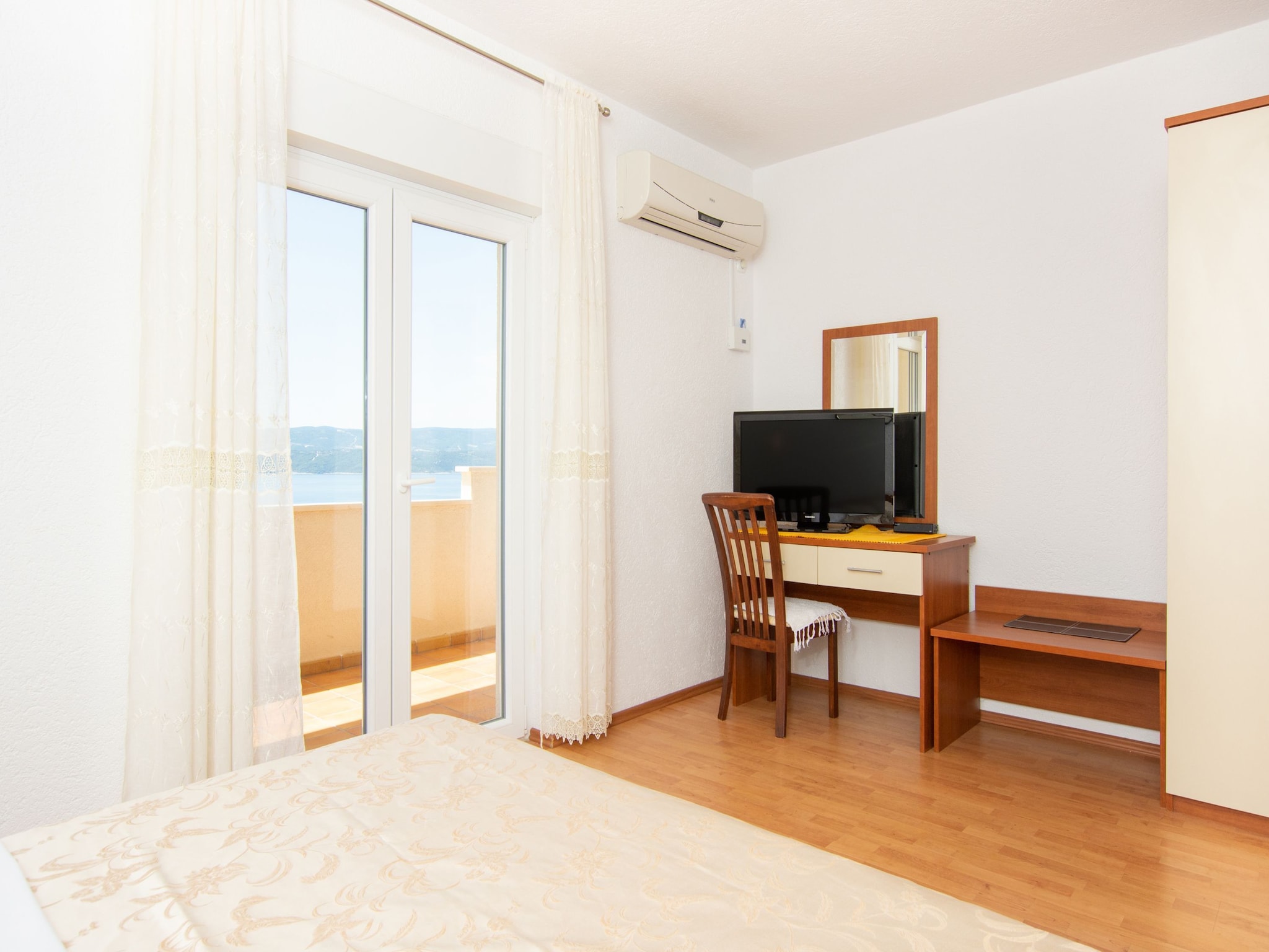 Ferienwohnung Shared pool apartment David - first floor