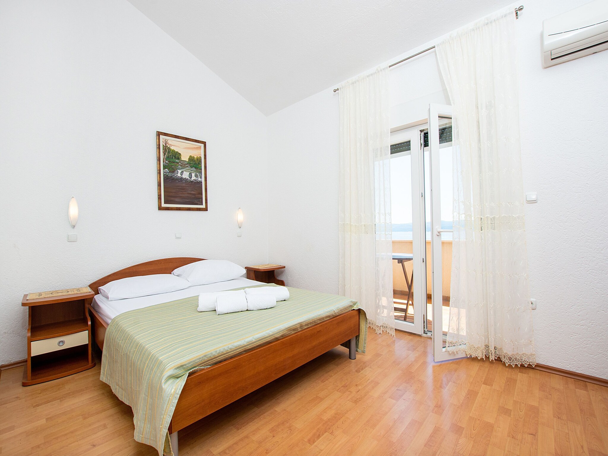 Ferienwohnung Shared pool apartment David- second floor