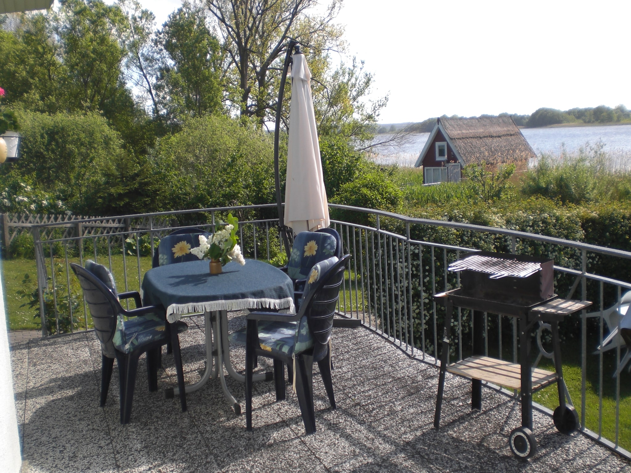   Das Haus Am See mit Kamin und eigenem Boot