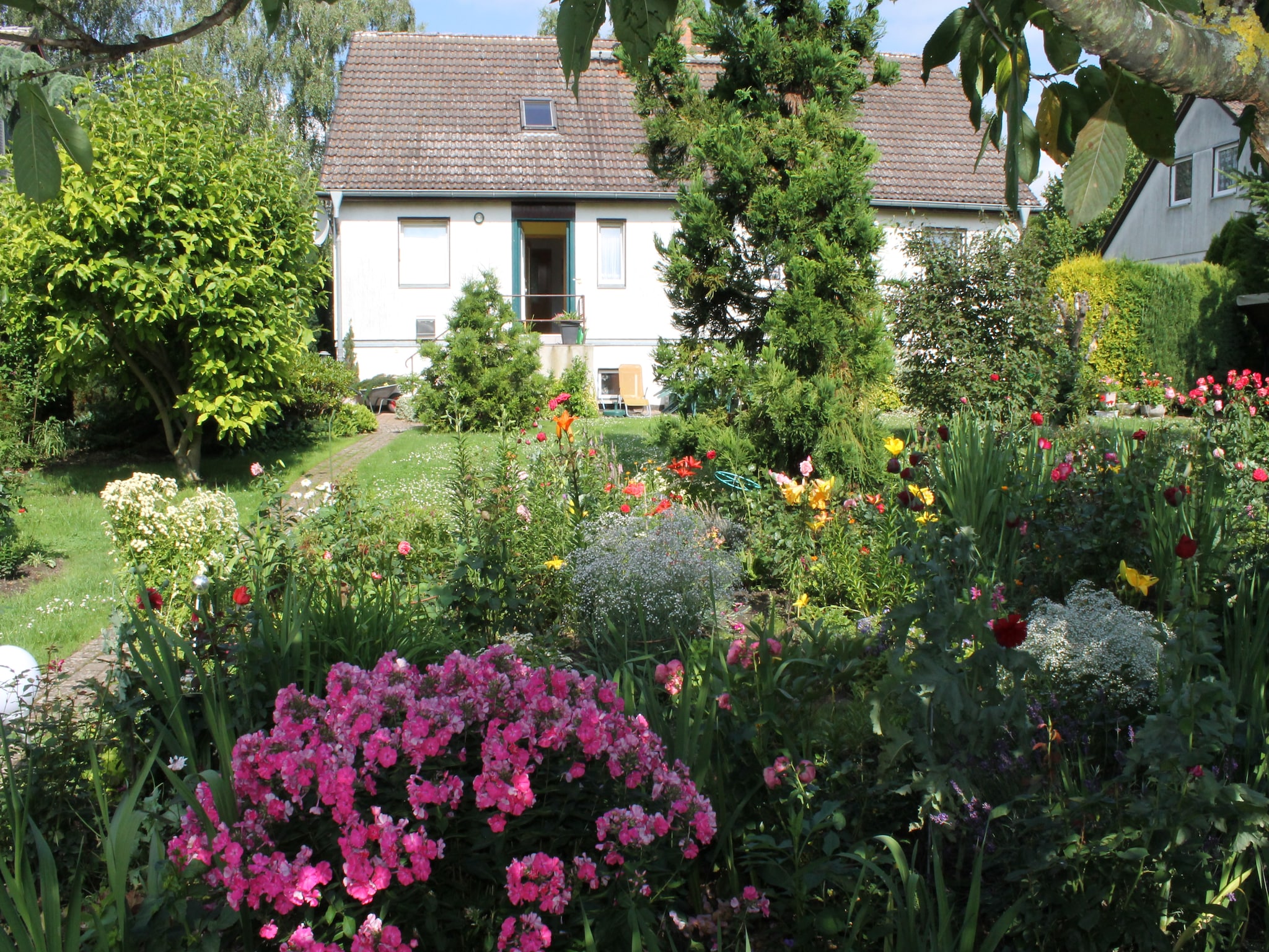 Ferienwohnung Wohnen im Grünen mit großem Garten und G