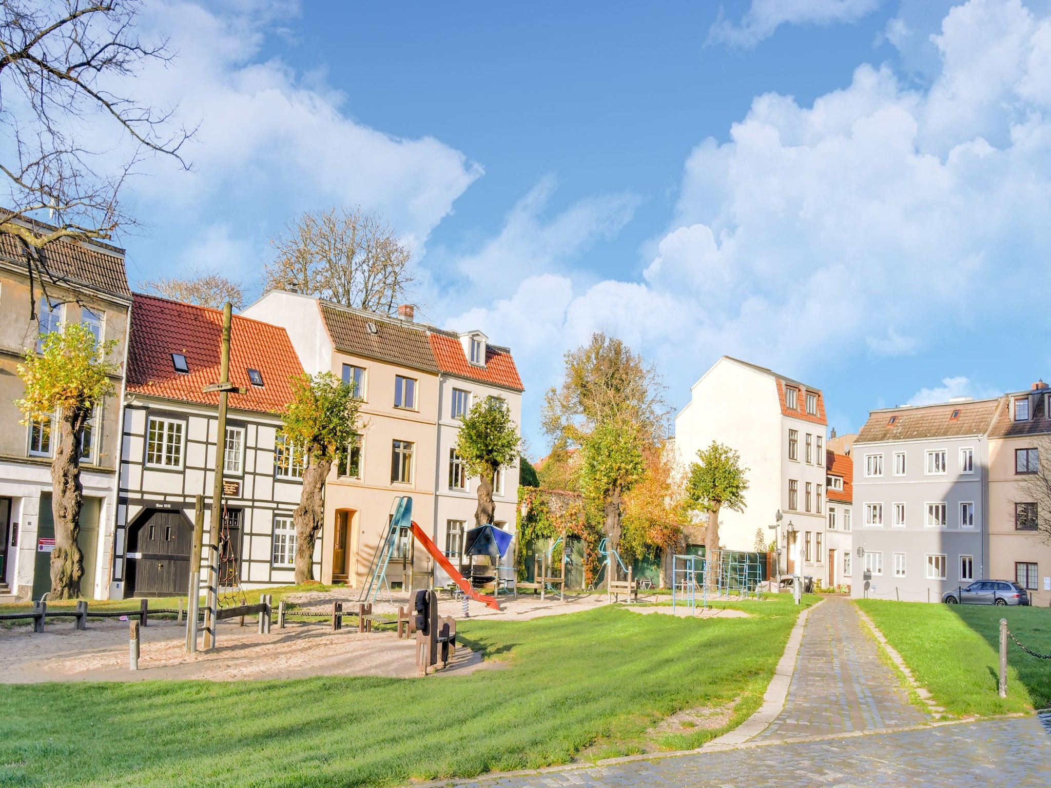 Ferienwohnung Komfortable Ferienwohnung in alter Stadtvilla Luv