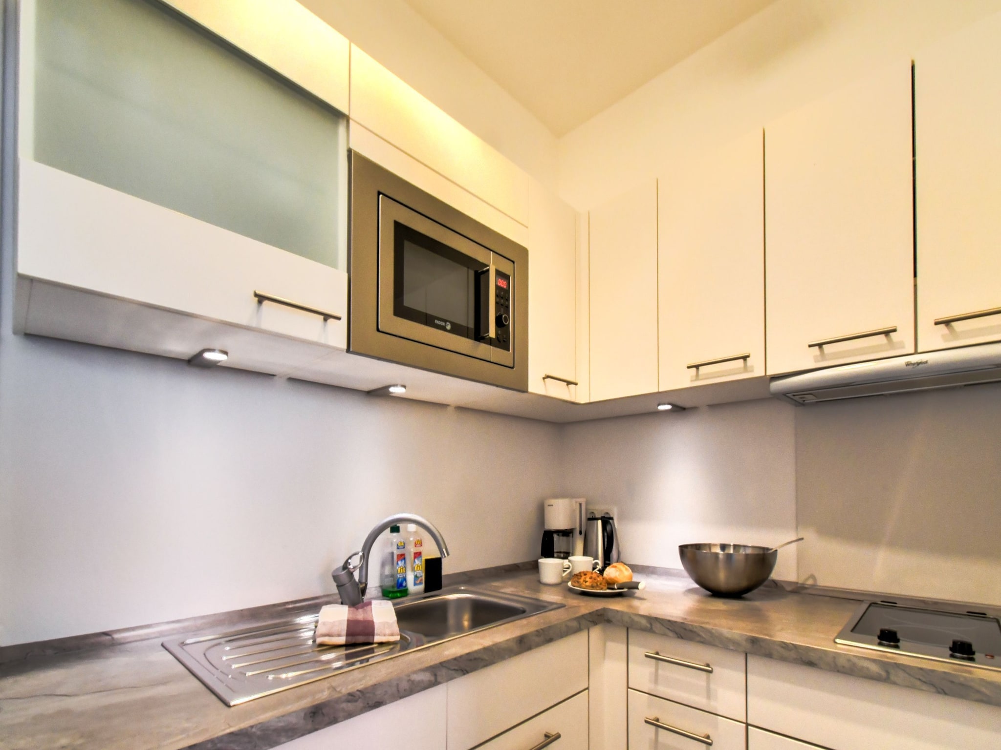 Ferienwohnung Komfortable Ferienwohnung in alter Stadtvilla Luv