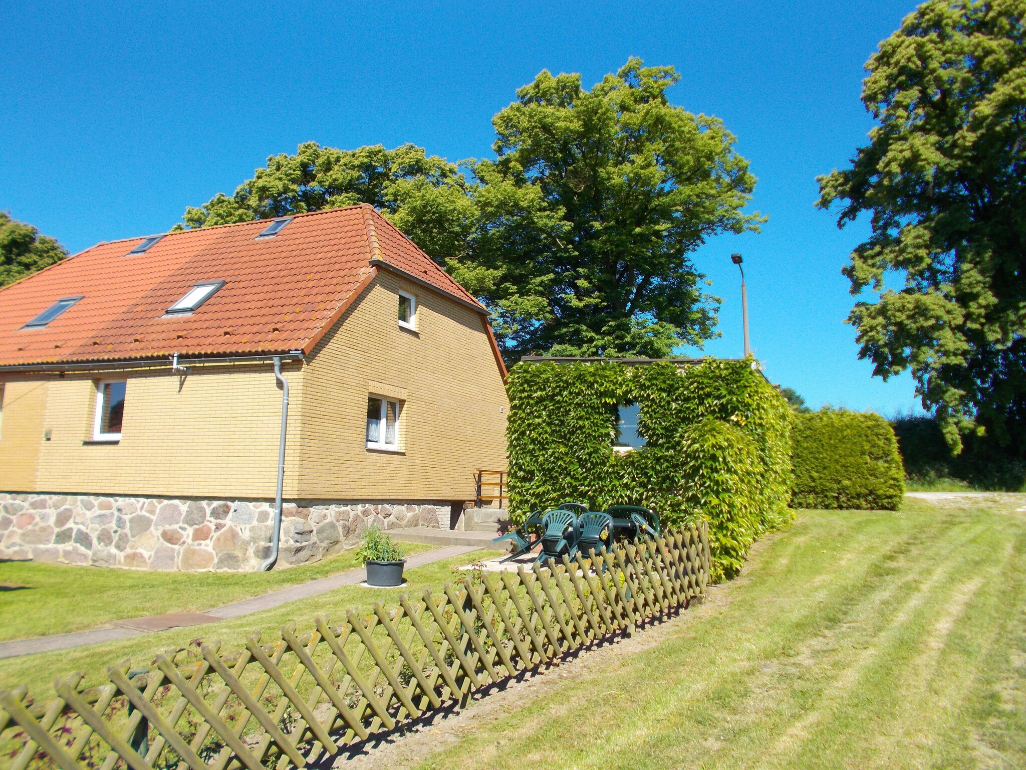   Platz im Grünen 3