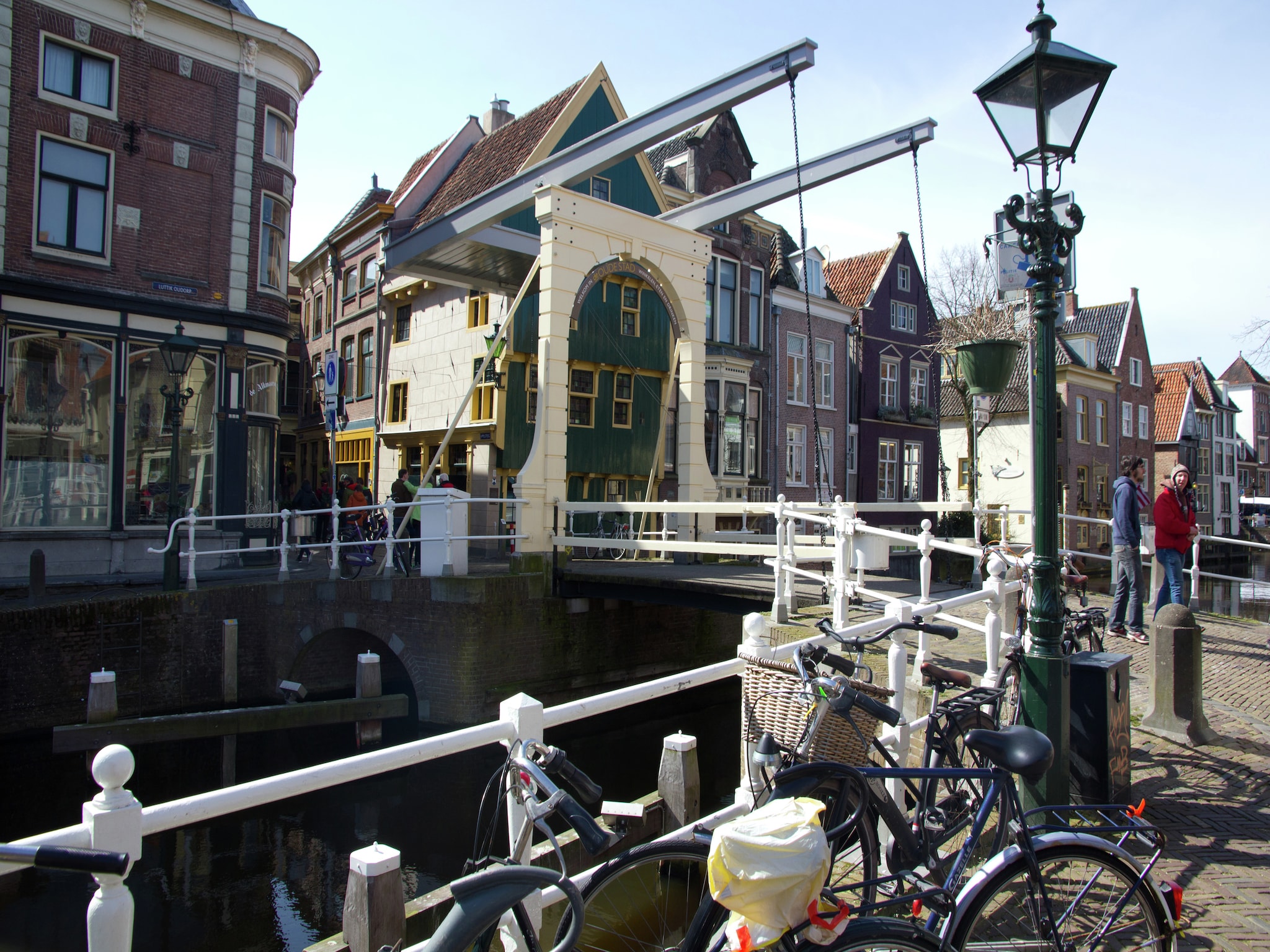   Onder de molen