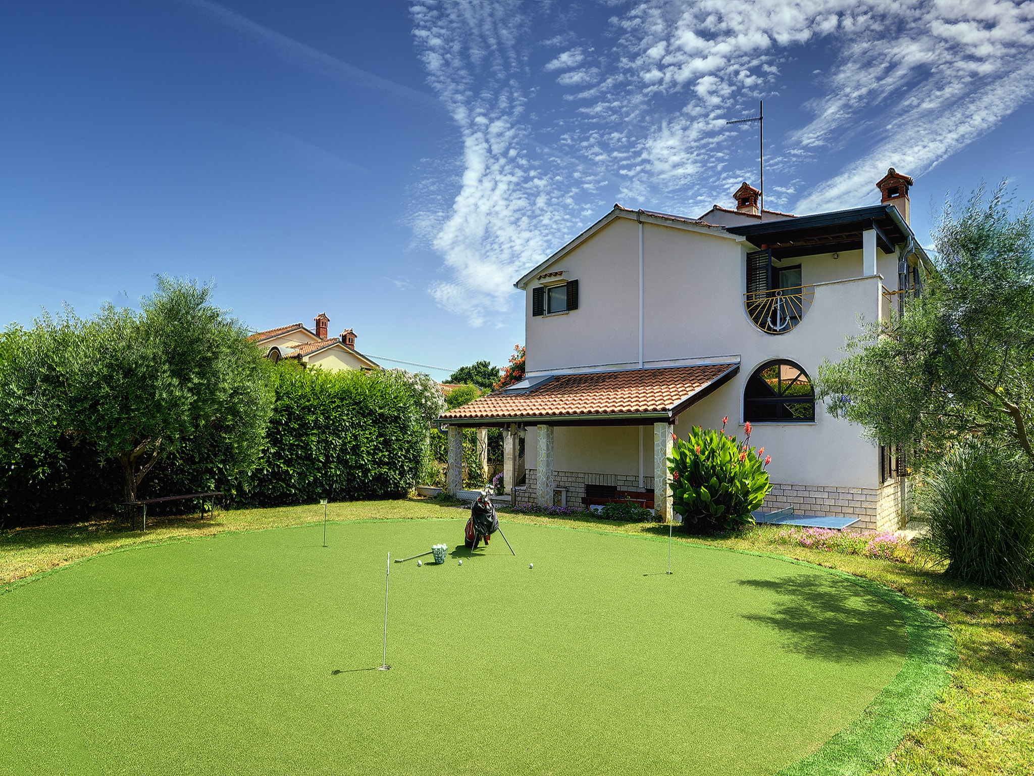  Villa Golf House