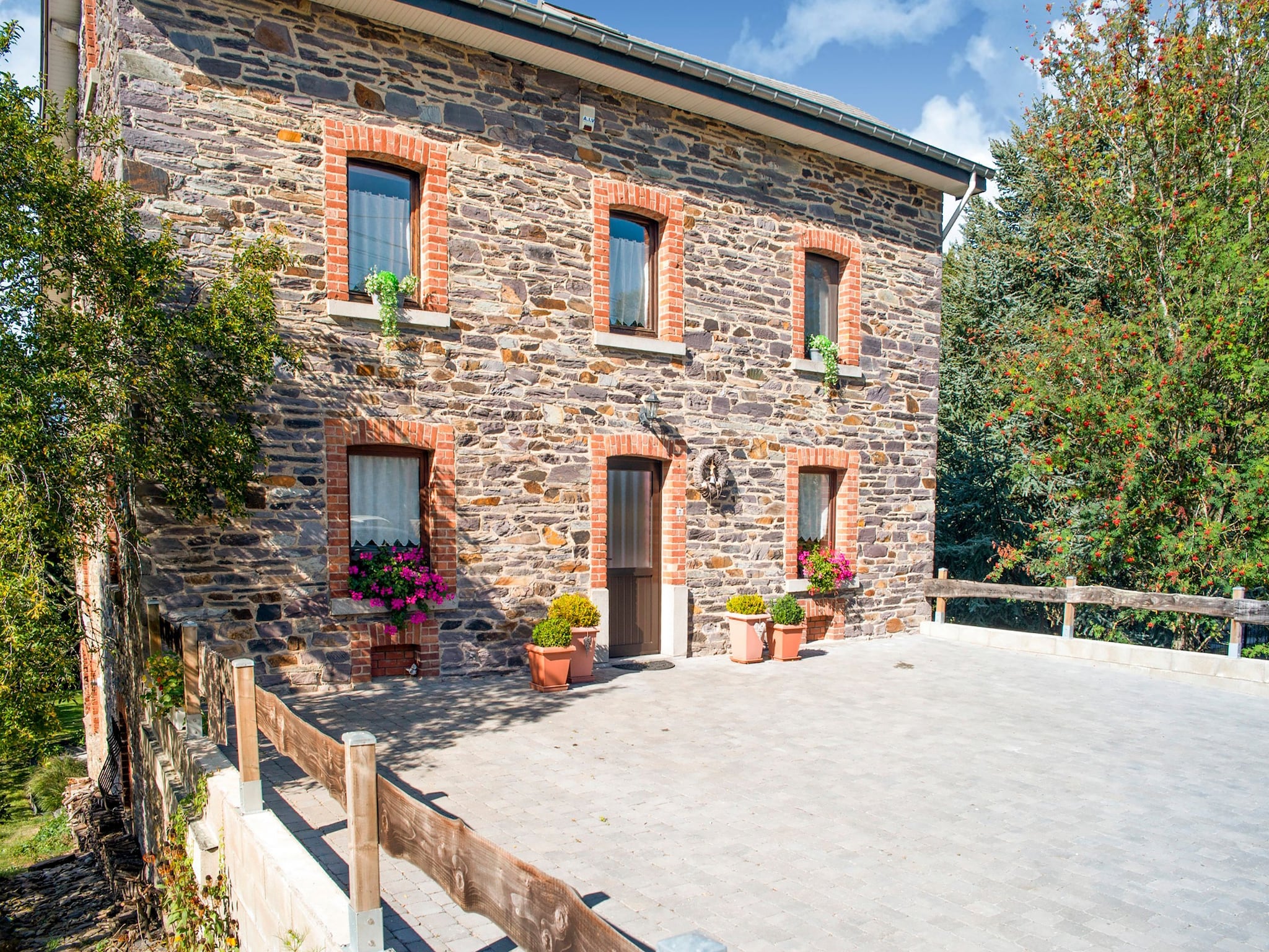   Les Pénates