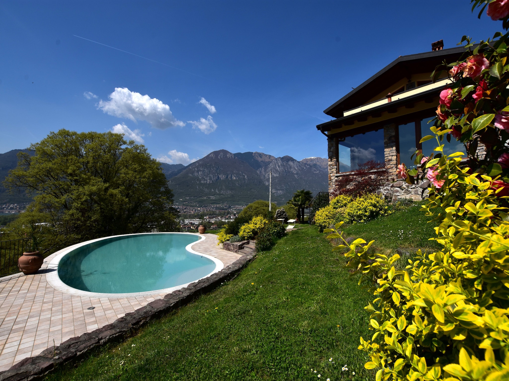 Apartment Dosso della Regina 6