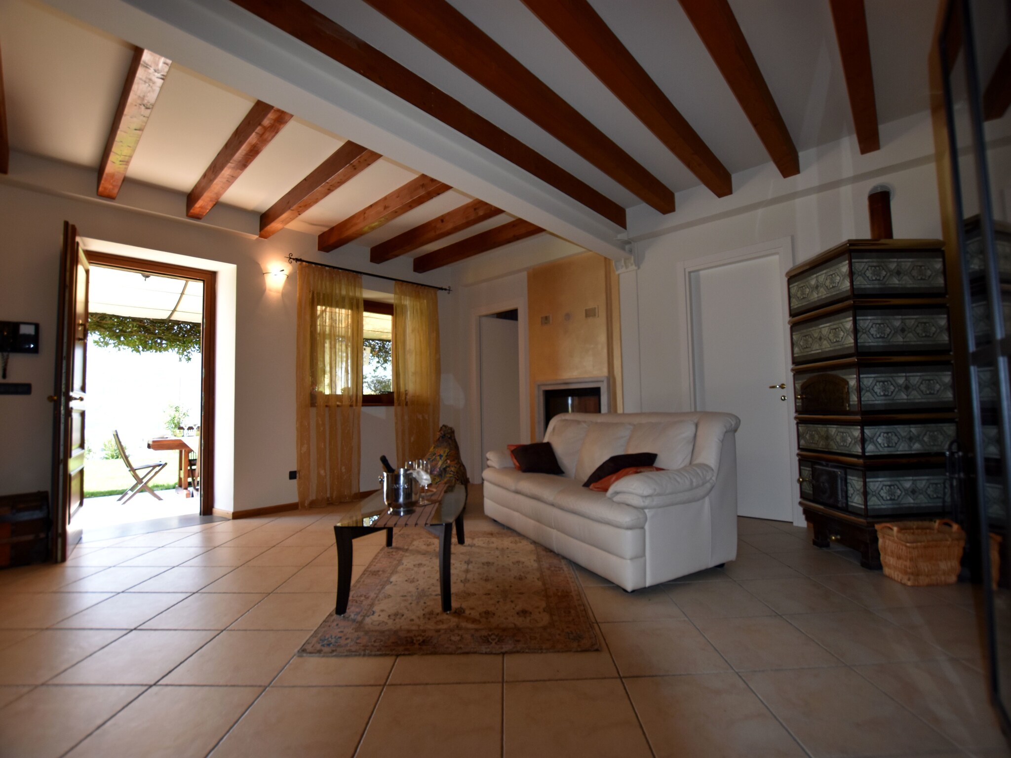 Apartment Dosso della Regina 6