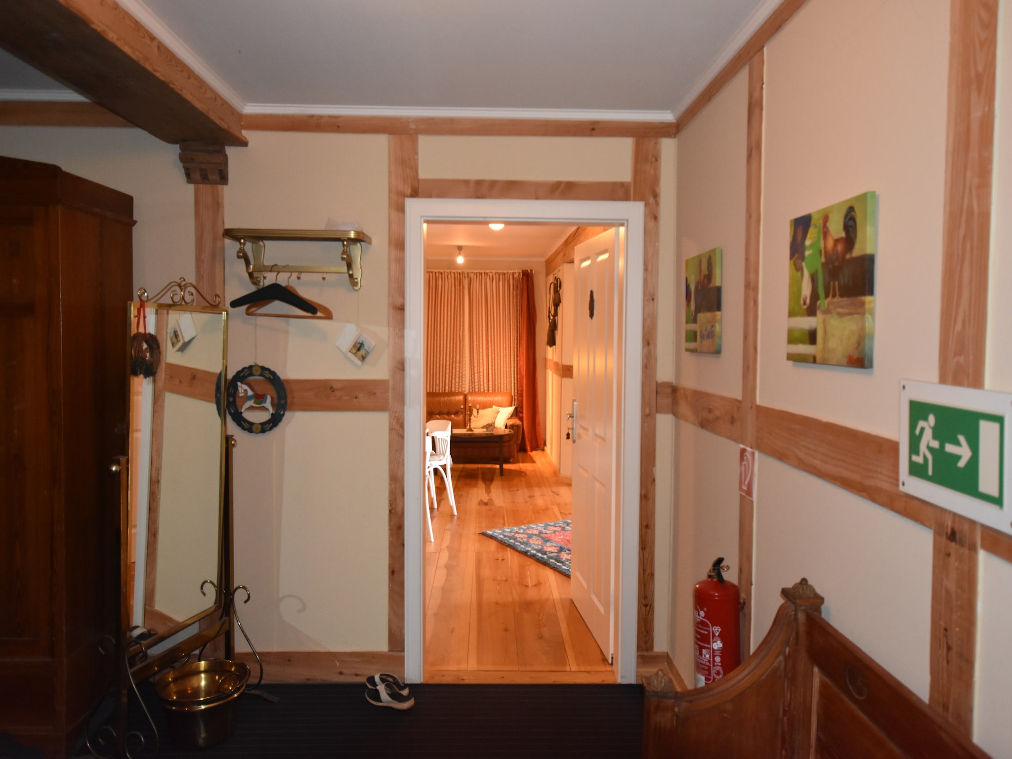 Apartment Die Besondere Ferienwohnung Bibliothek