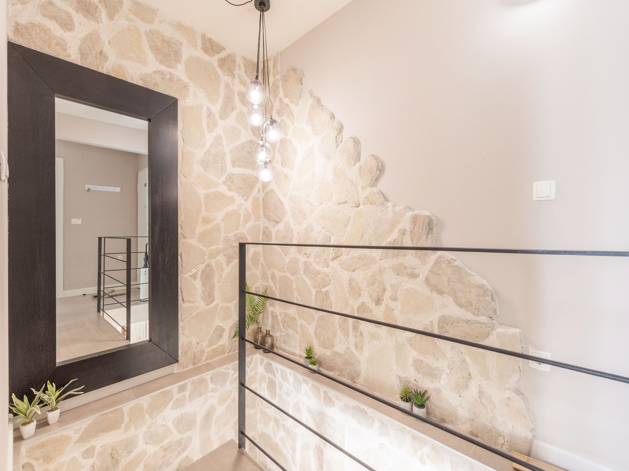   Tare Holiday Home
