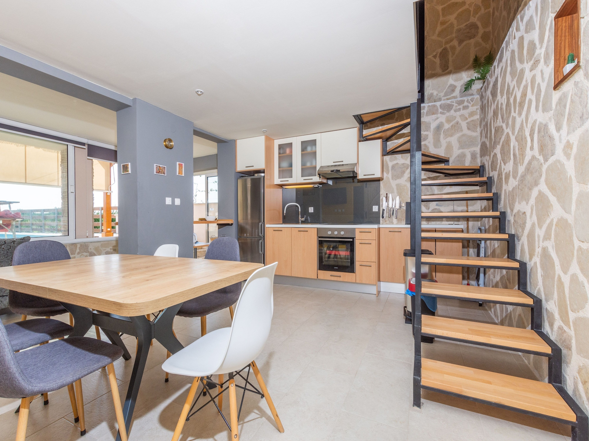   Tare Holiday Home