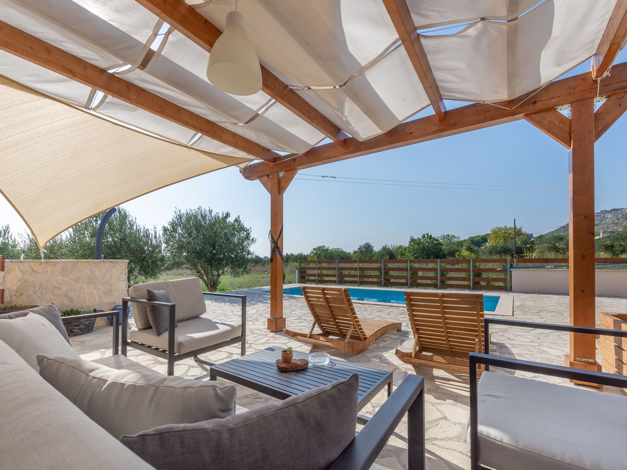   Tare Holiday Home