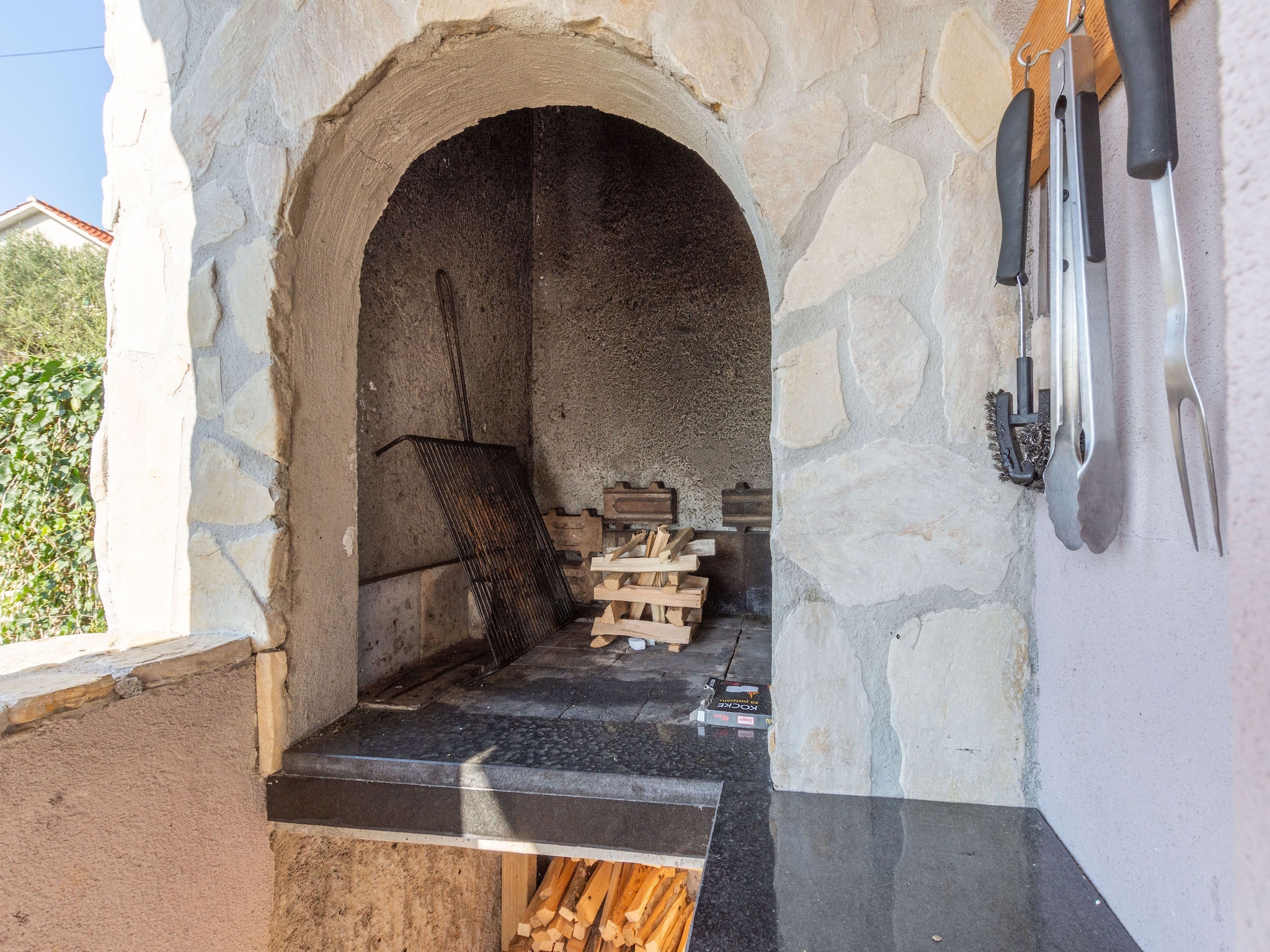   Tare Holiday Home