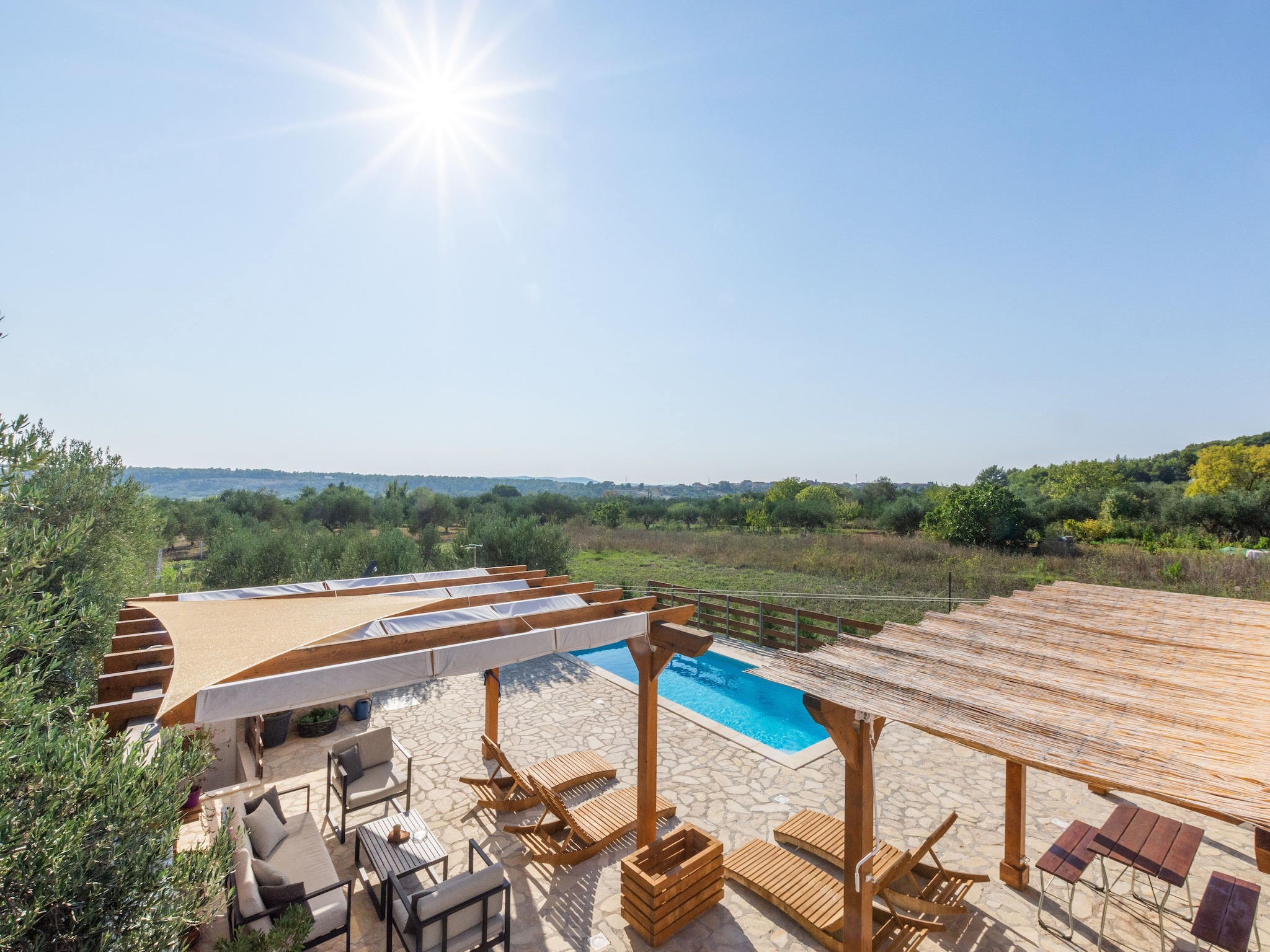   Tare Holiday Home