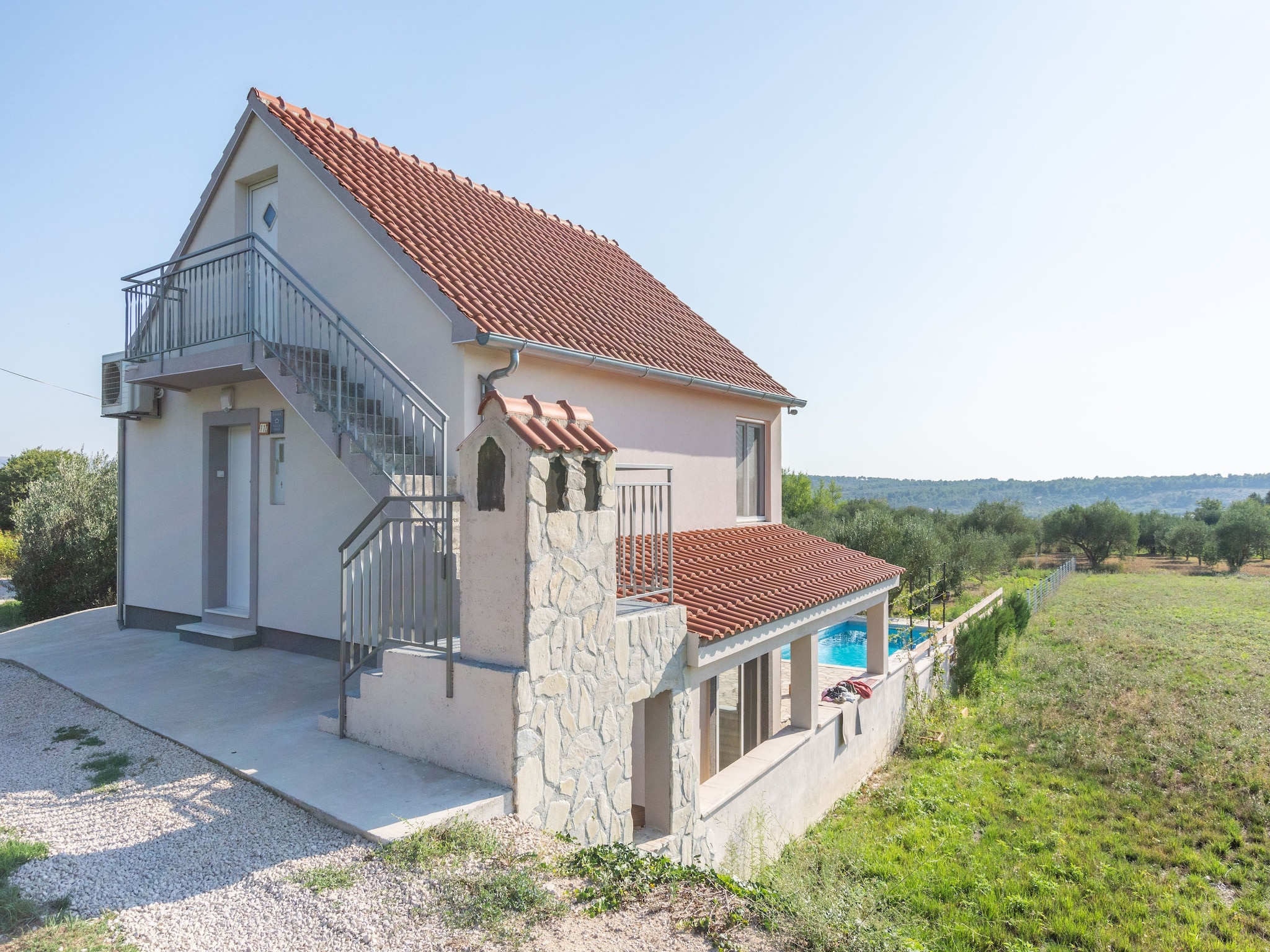   Tare Holiday Home