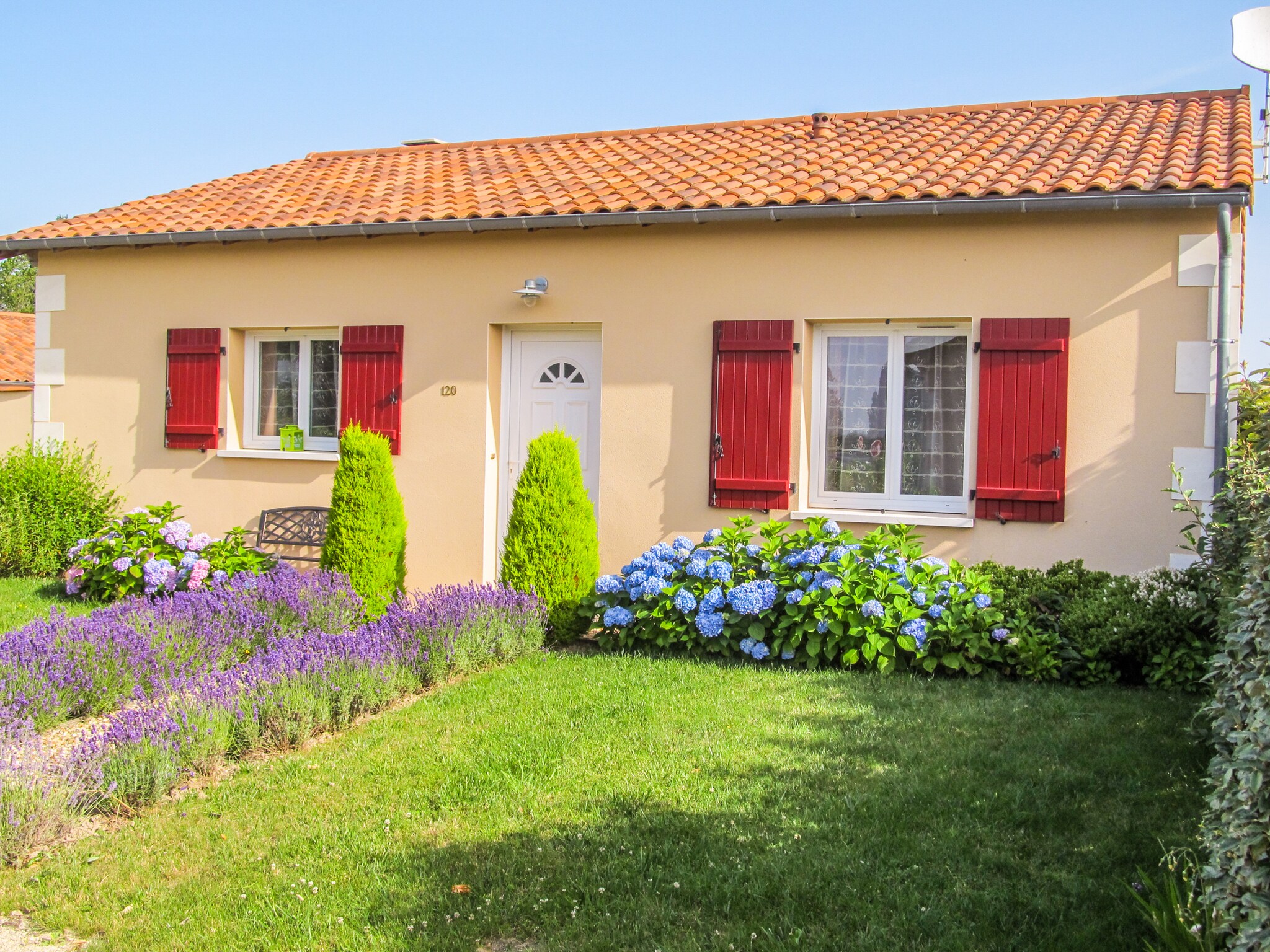 Maison Bleu de Vibraye