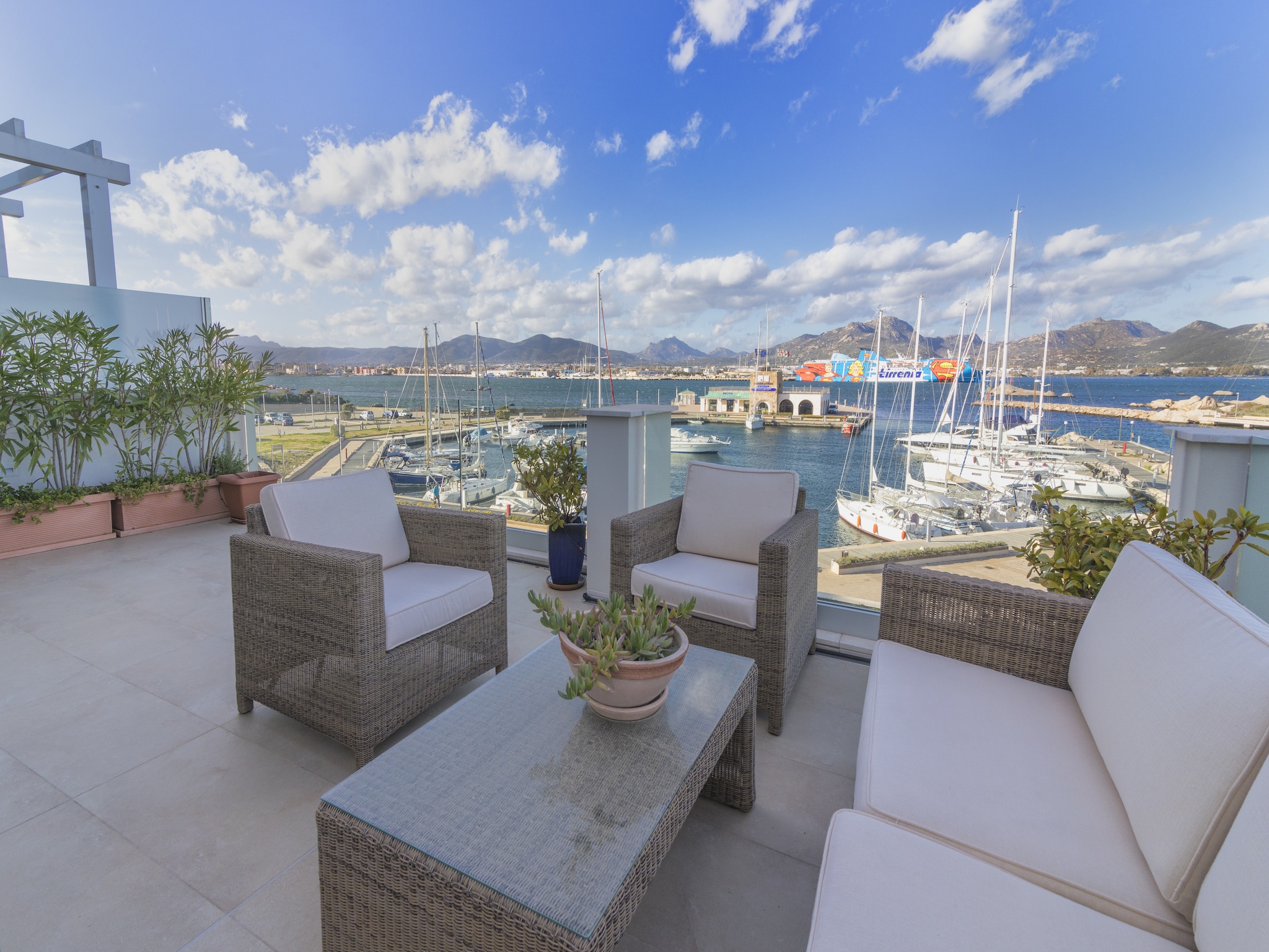 Apartment On the Waterfront