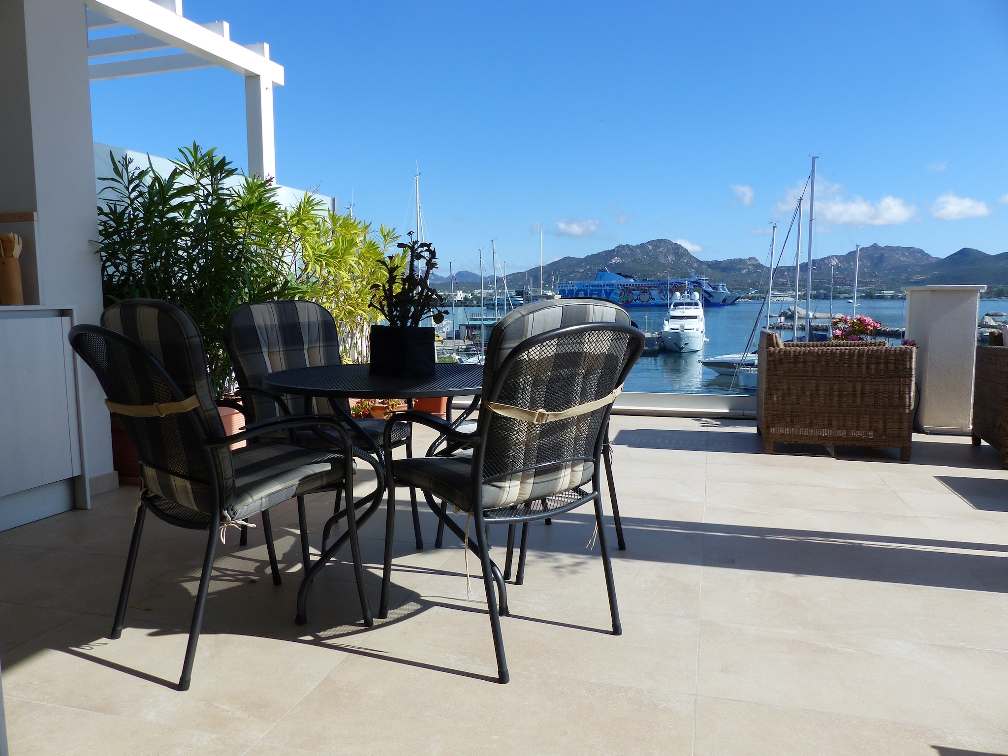 Apartment On the Waterfront