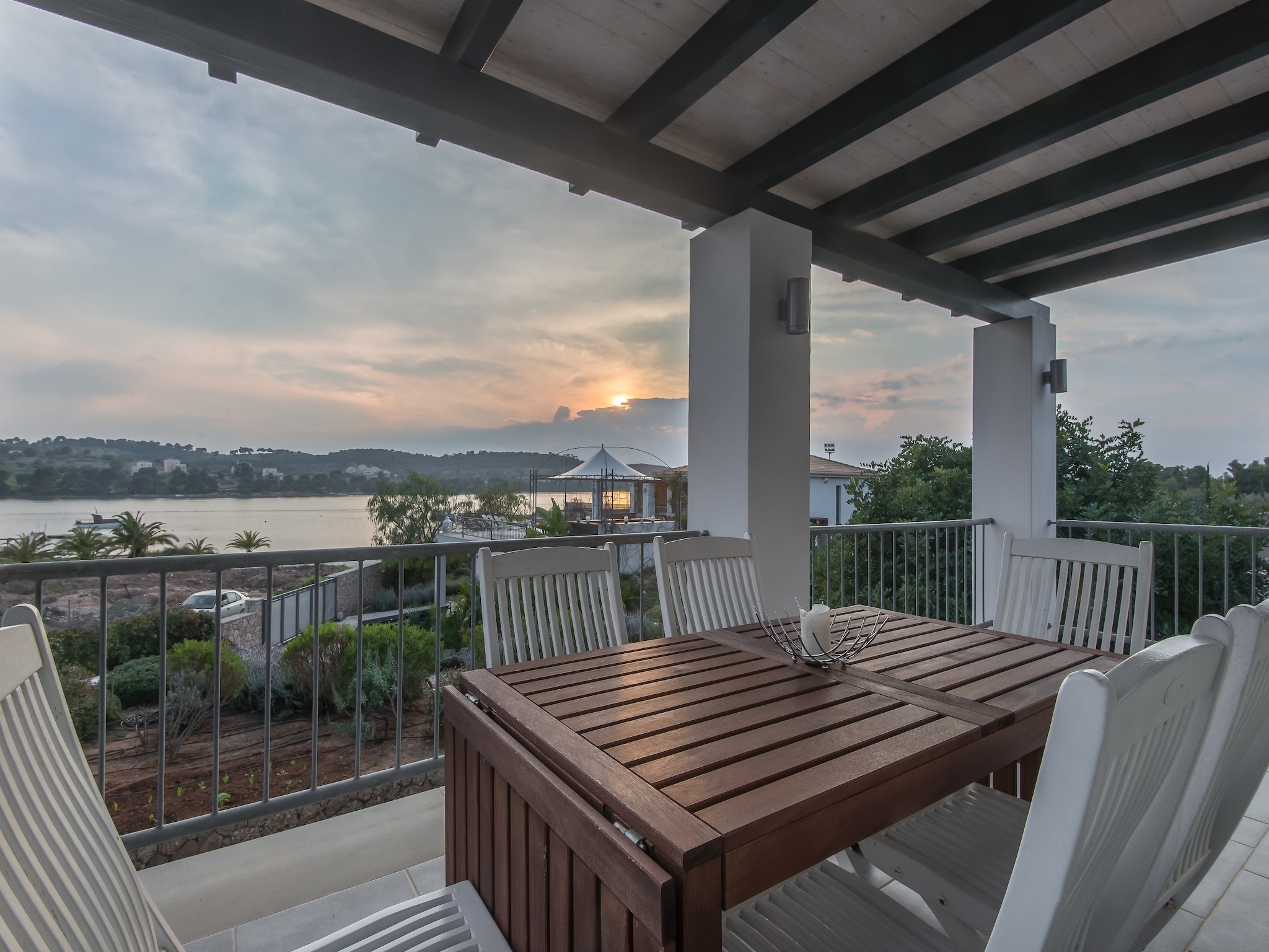   Sea View  Maisonette