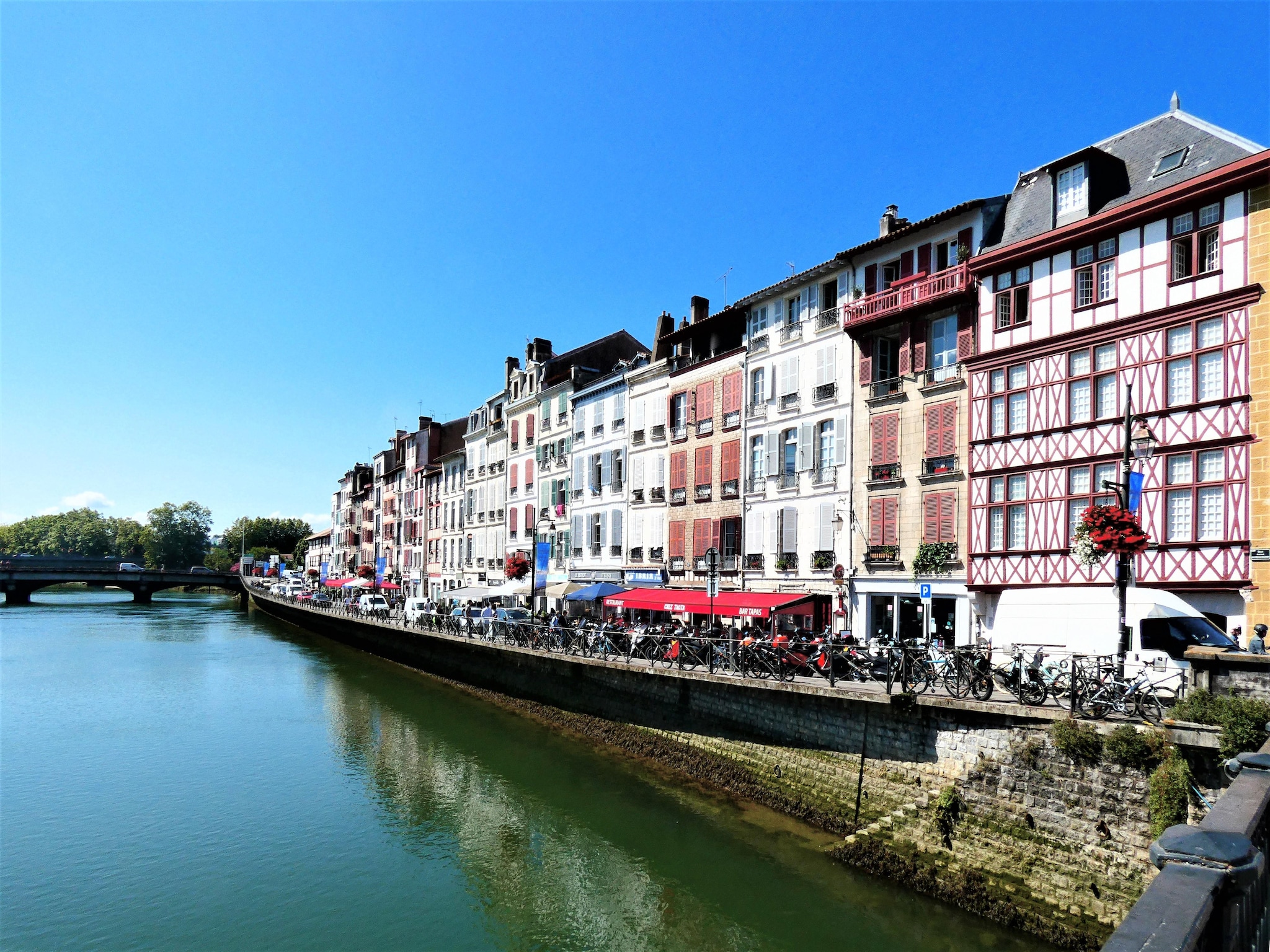   MAISON GURE AMETSA
