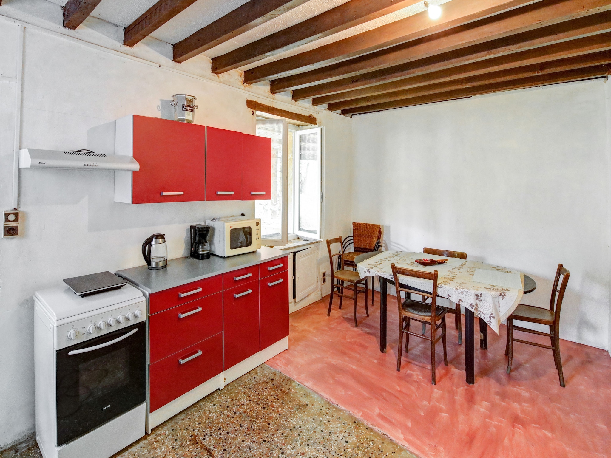   LA MAISON CHAUVE
