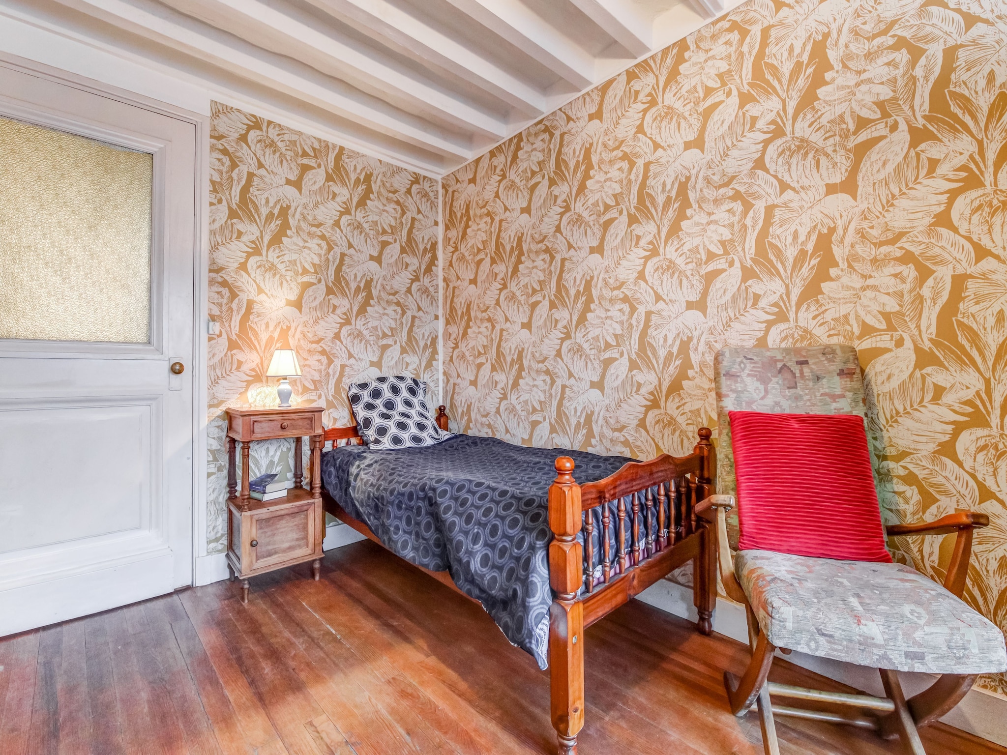   LA MAISON CHAUVE