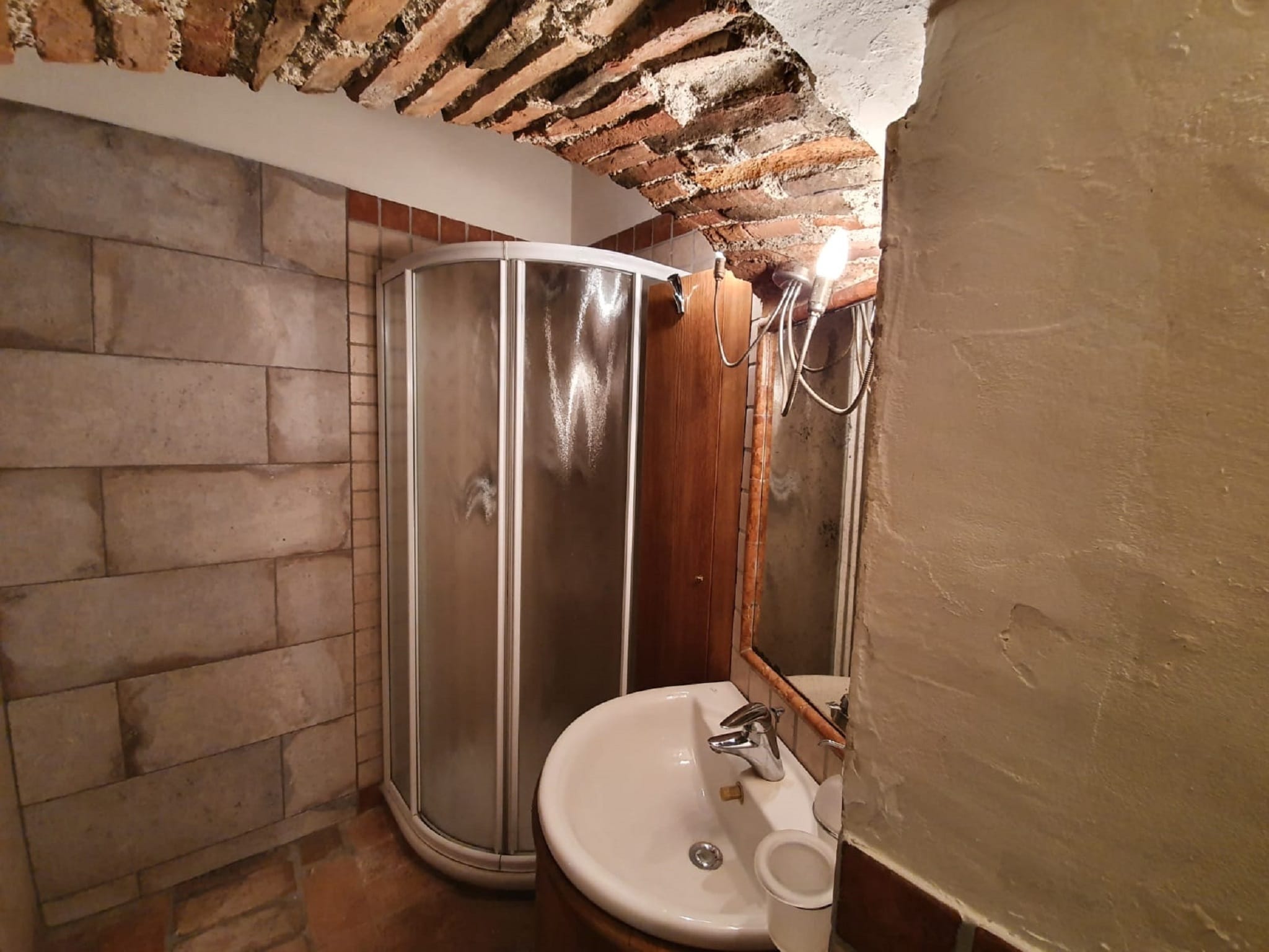   Casa in corte a pochi passi dal lago