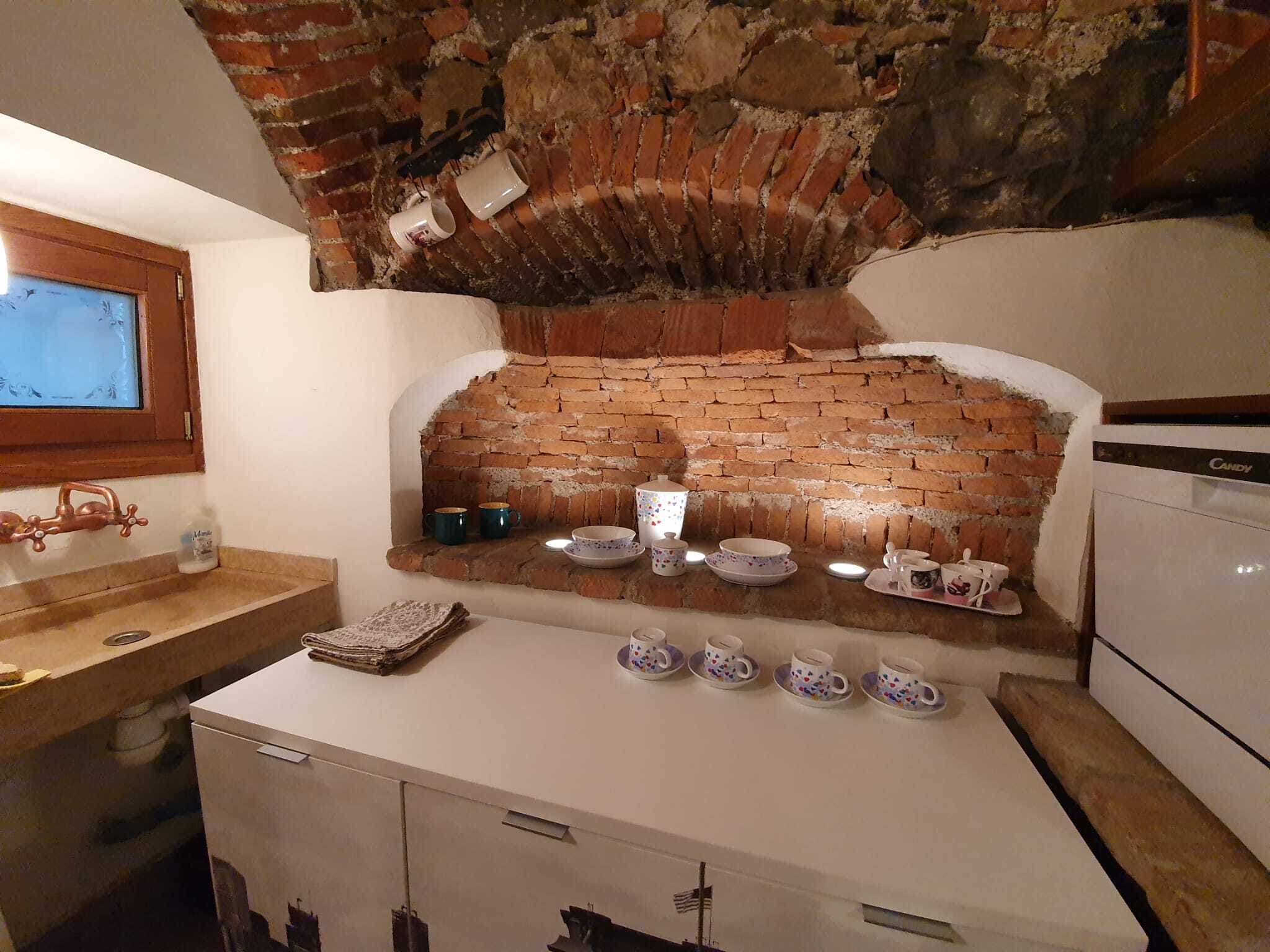   Casa in corte a pochi passi dal lago