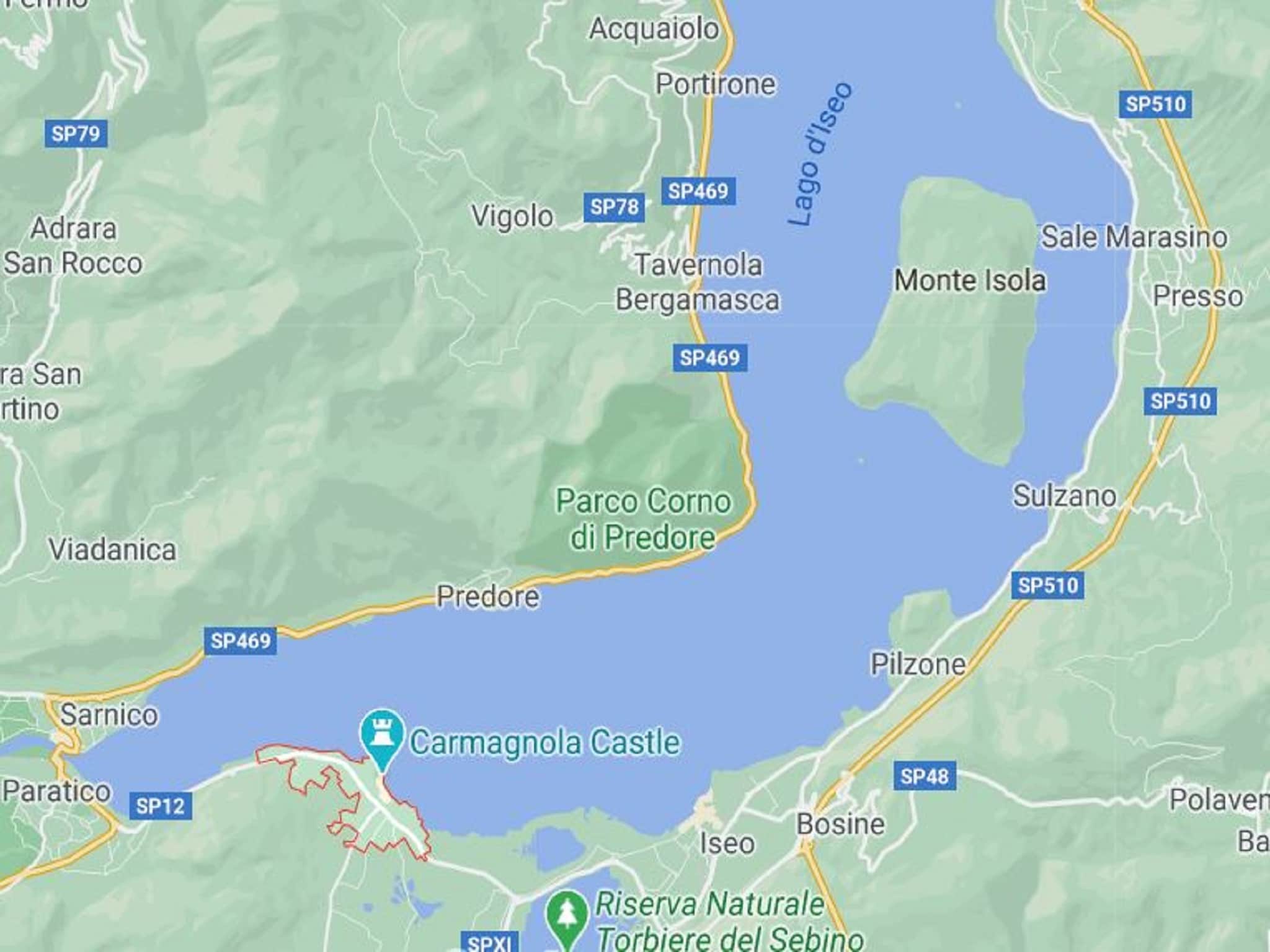   Casa in corte a pochi passi dal lago
