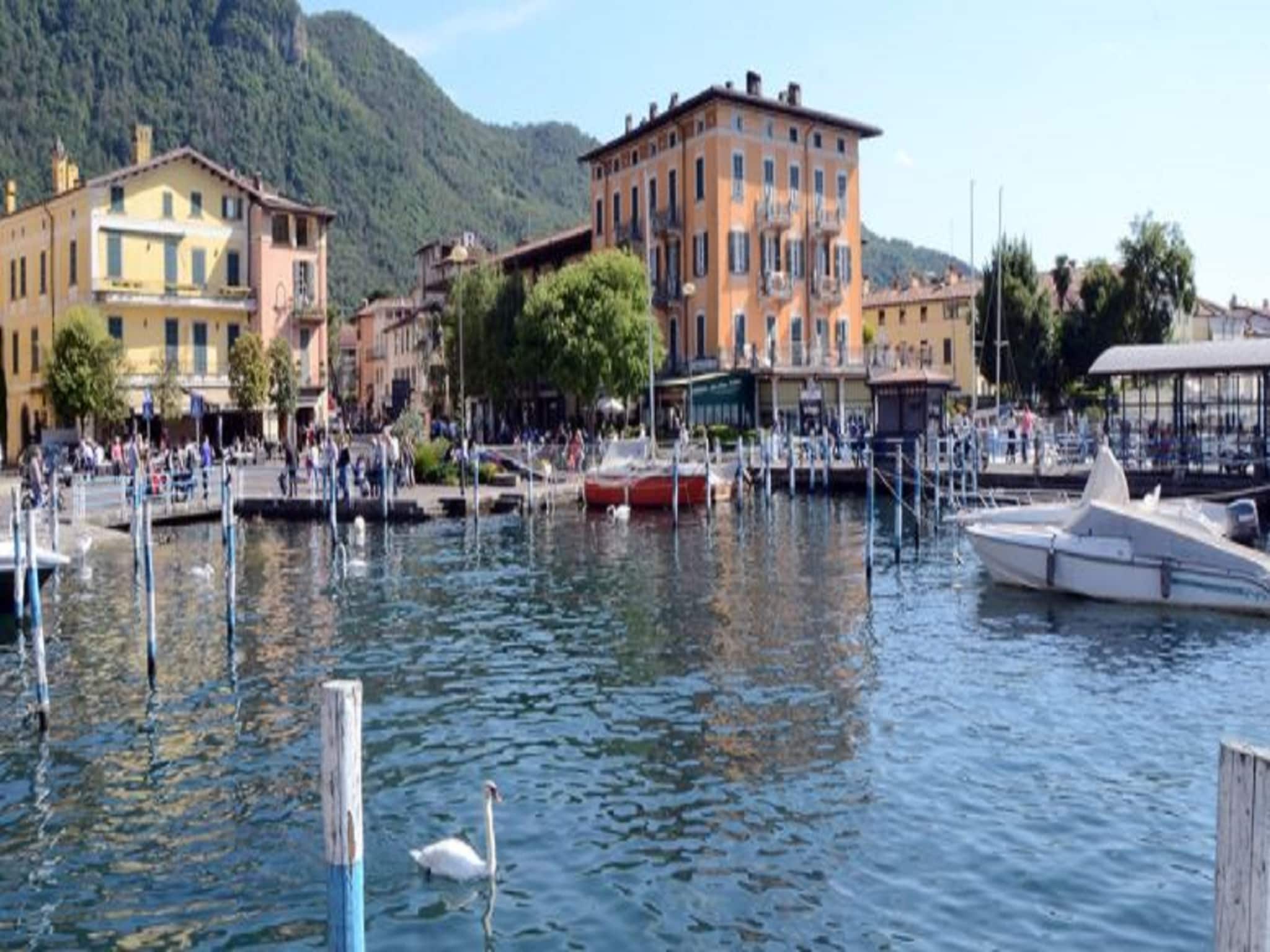   Casa in corte a pochi passi dal lago