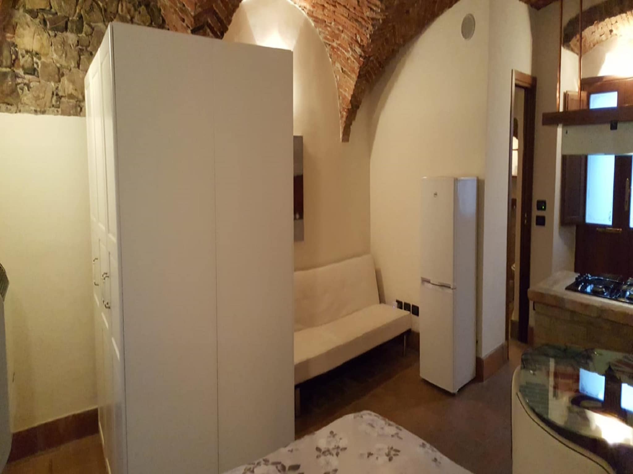   Casa in corte a pochi passi dal lago