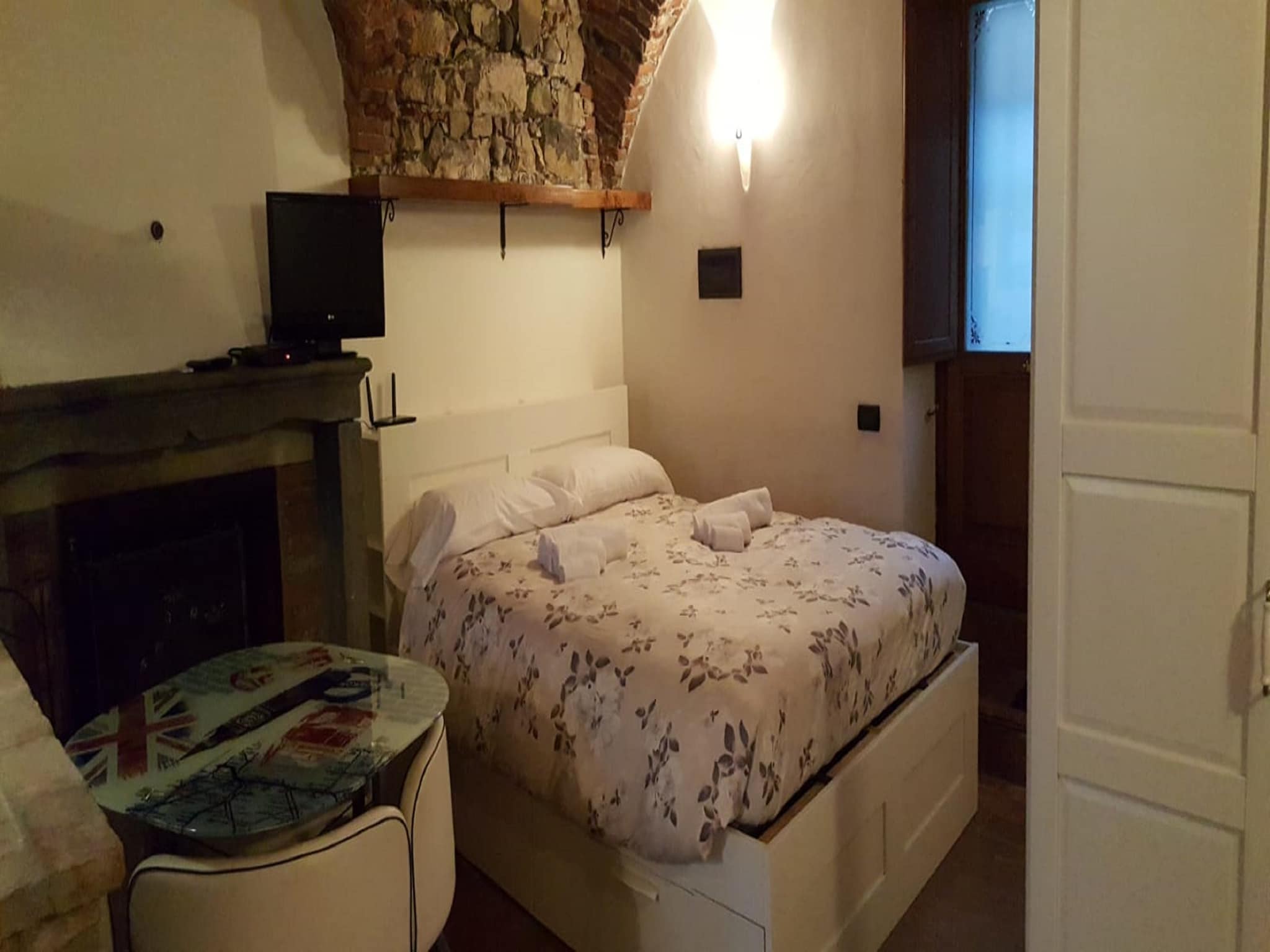  Casa in corte a pochi passi dal lago