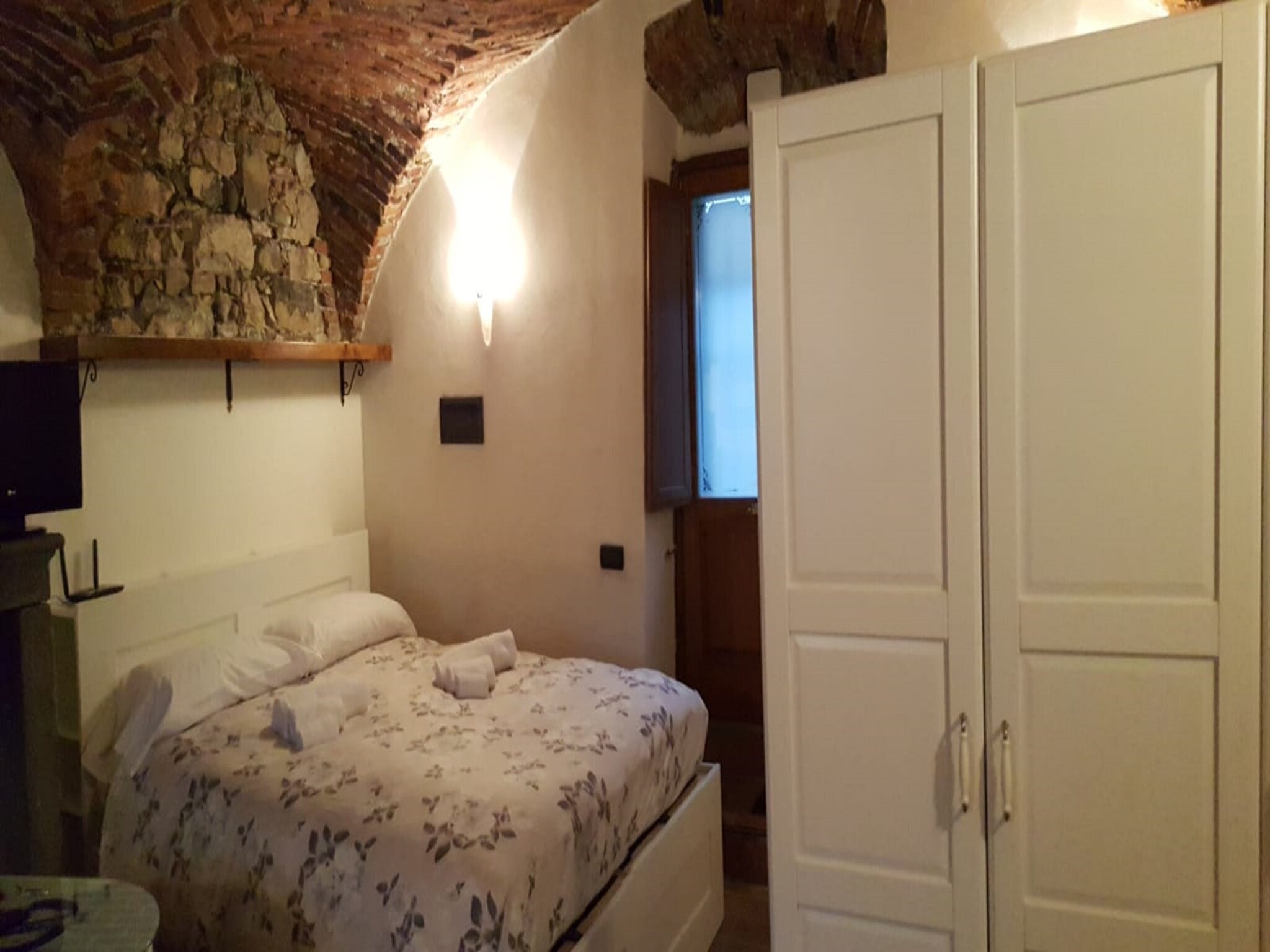   Casa in corte a pochi passi dal lago