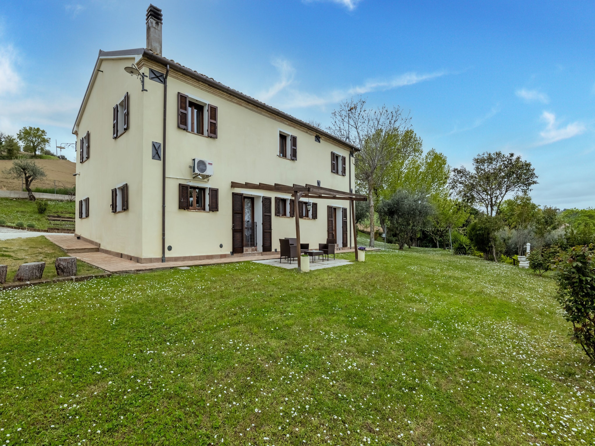 Lomatalo Villa Nicole