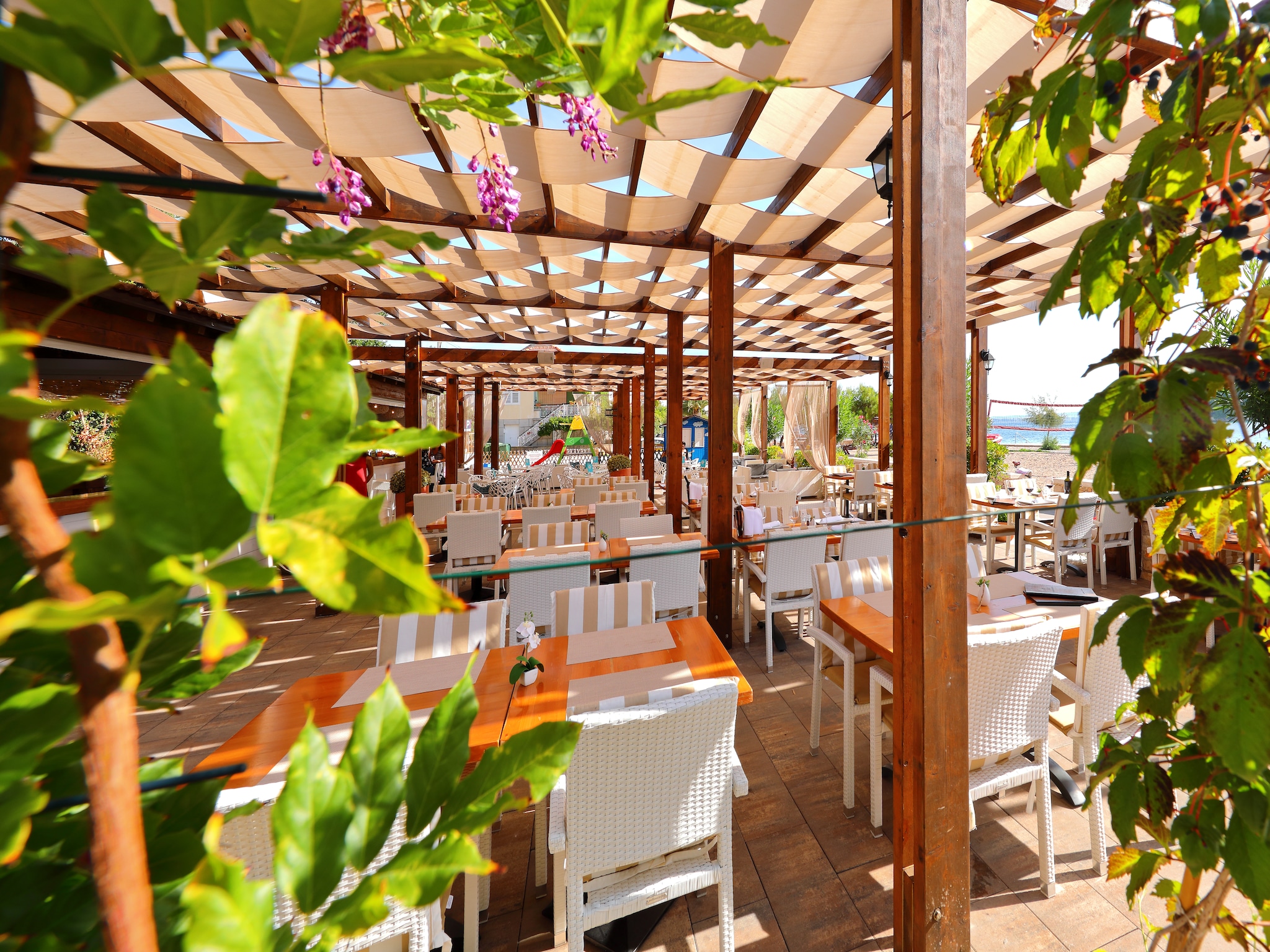 Apartment Holiday resort Vile Dalmacija, Preko-3-Raum-App.,