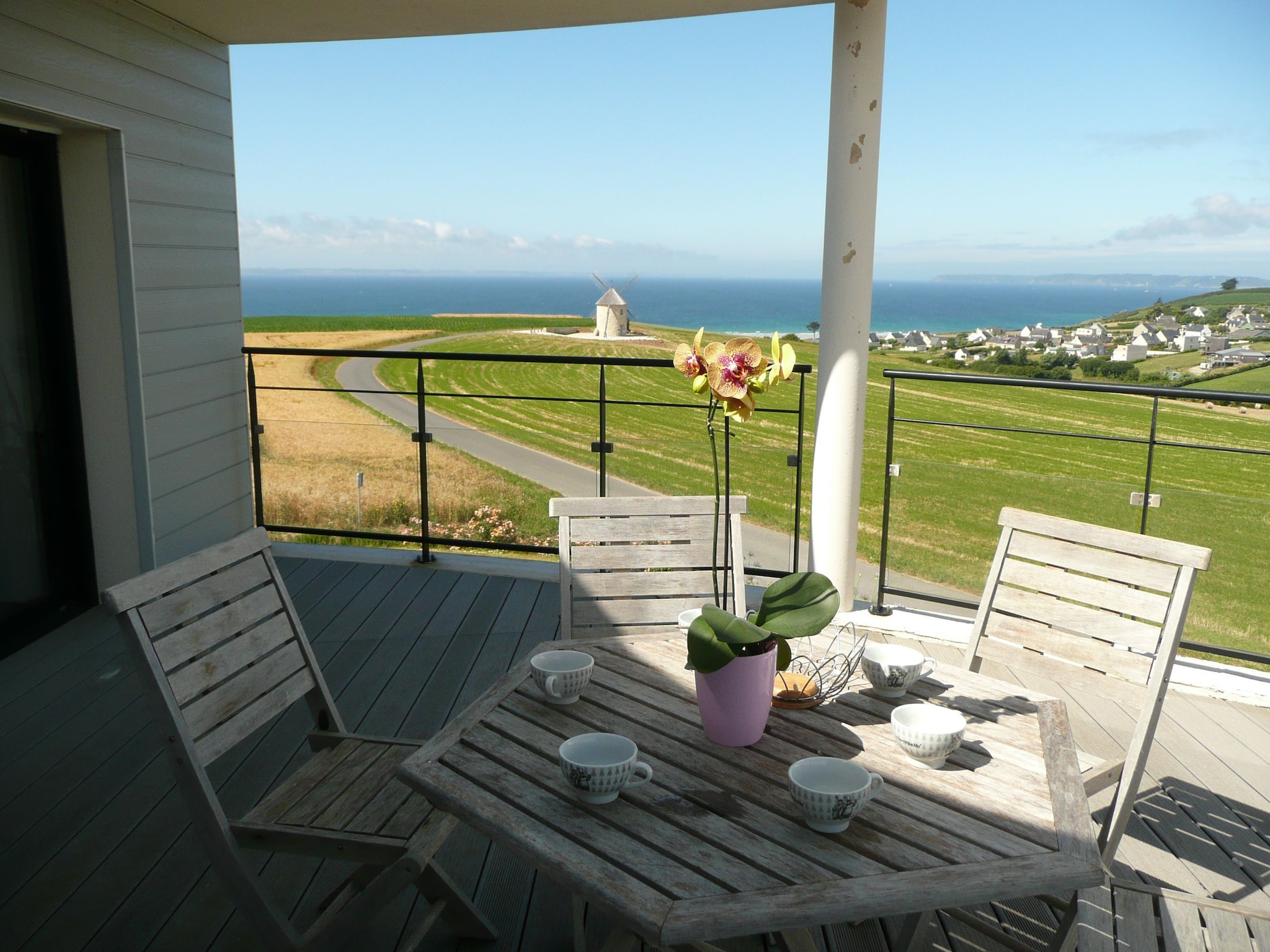   Premium-Ferienvilla mit Jacuzzi 180° Panorama