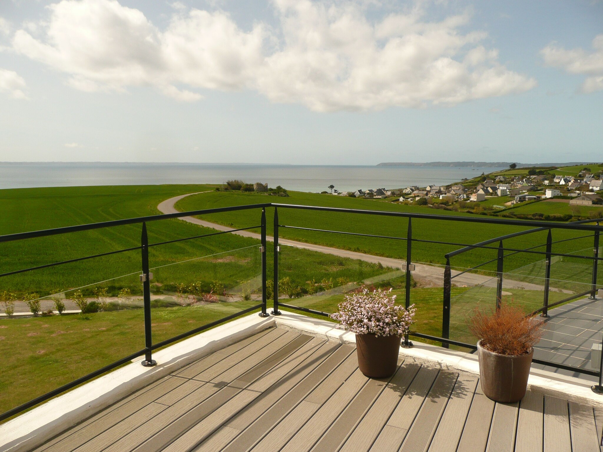   Premium-Ferienvilla mit Jacuzzi 180° Panorama