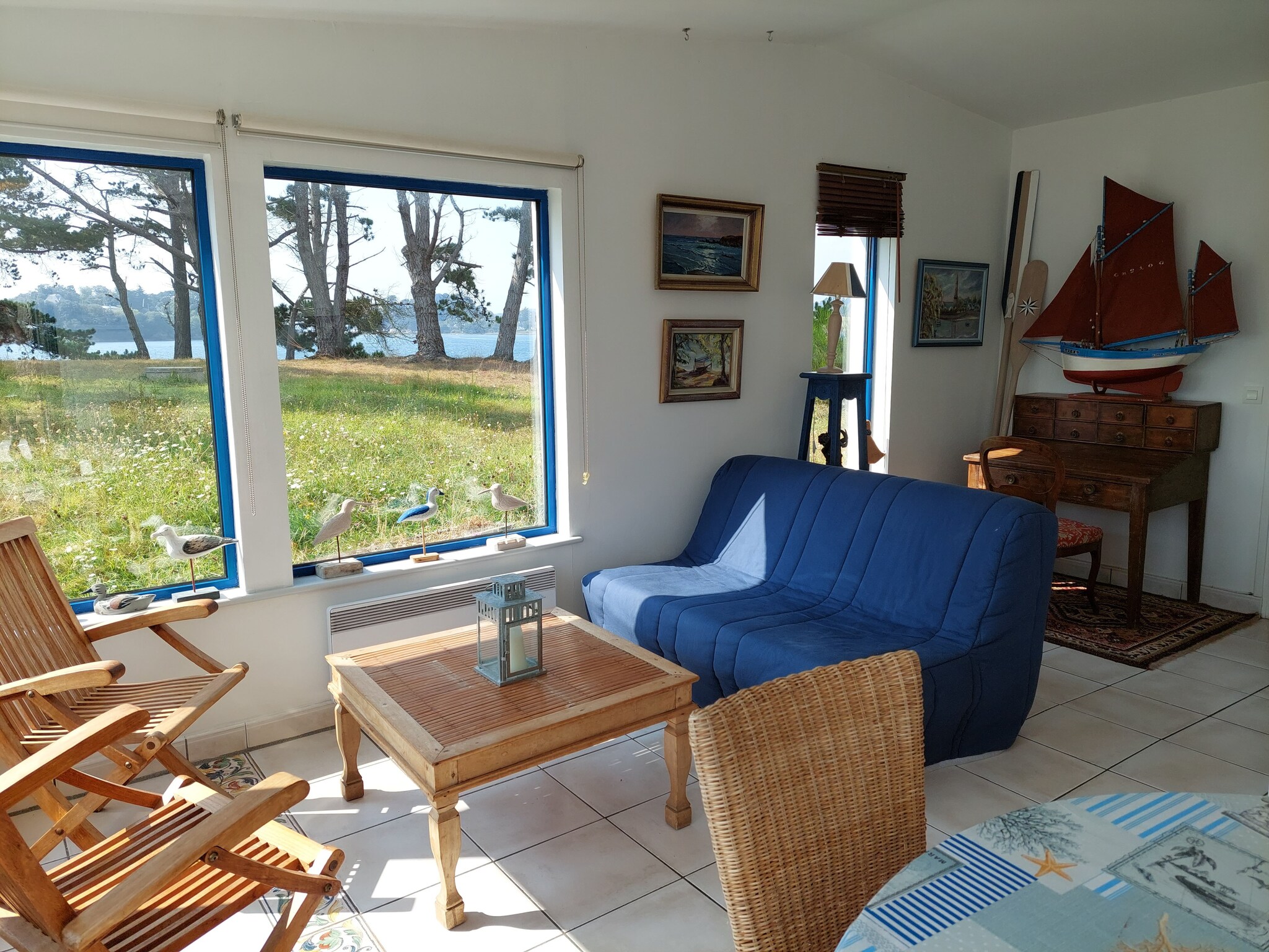  Ferienhaus vom Meer umgeben Hanvec