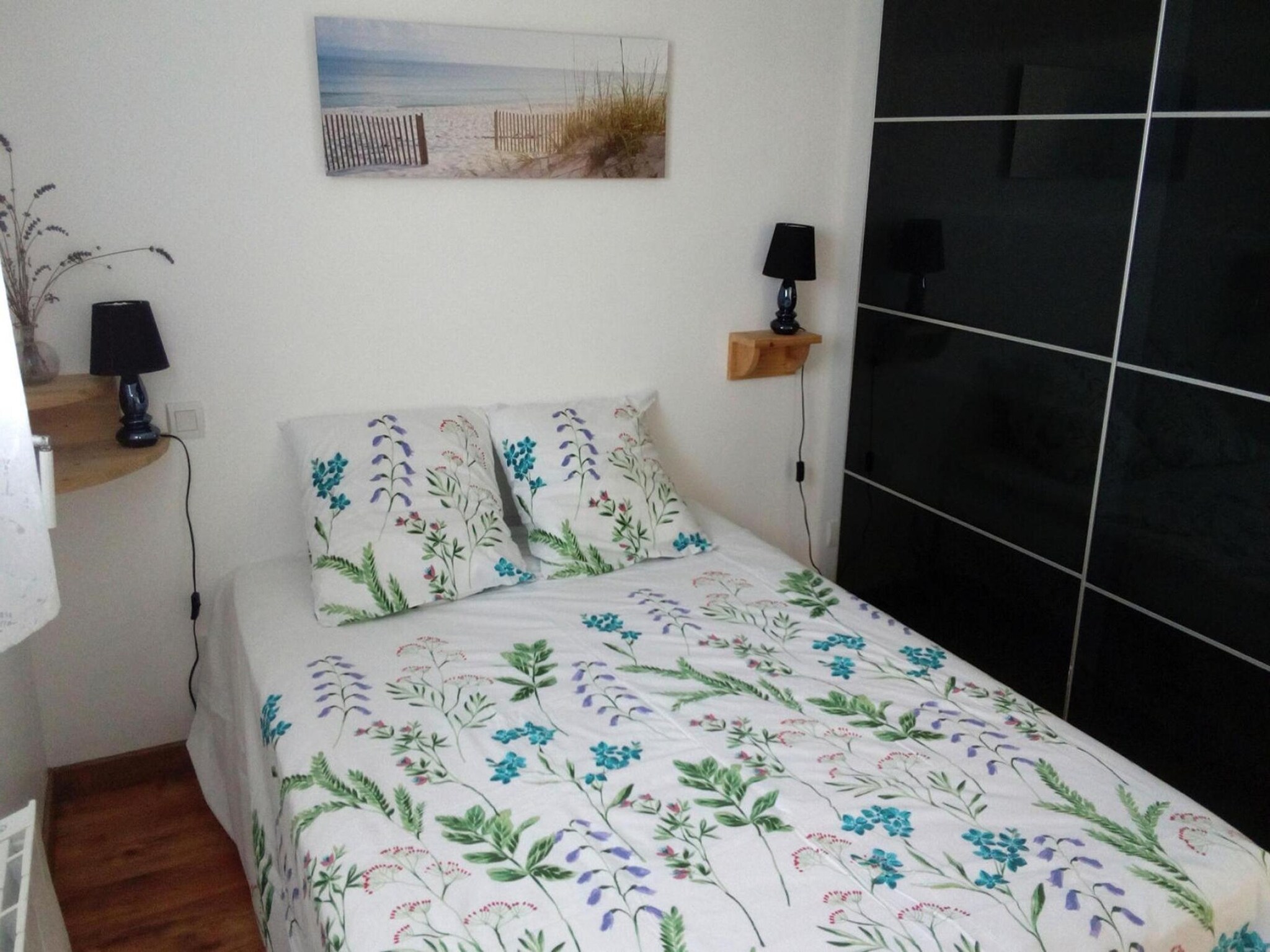  Pretty holiday home in palm garden near coast Pleu
