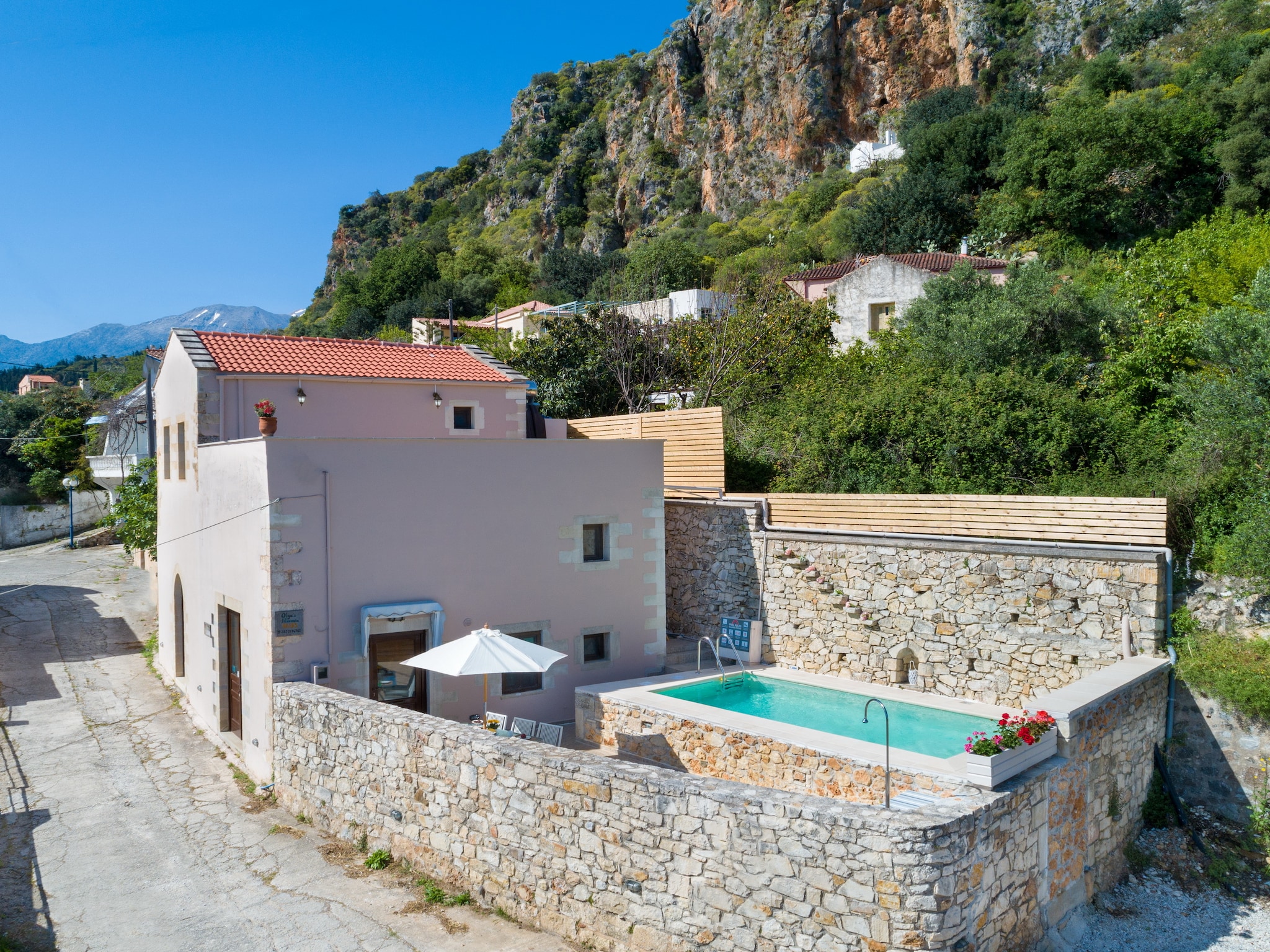   holiday home, Maheri-Villa Aladanos