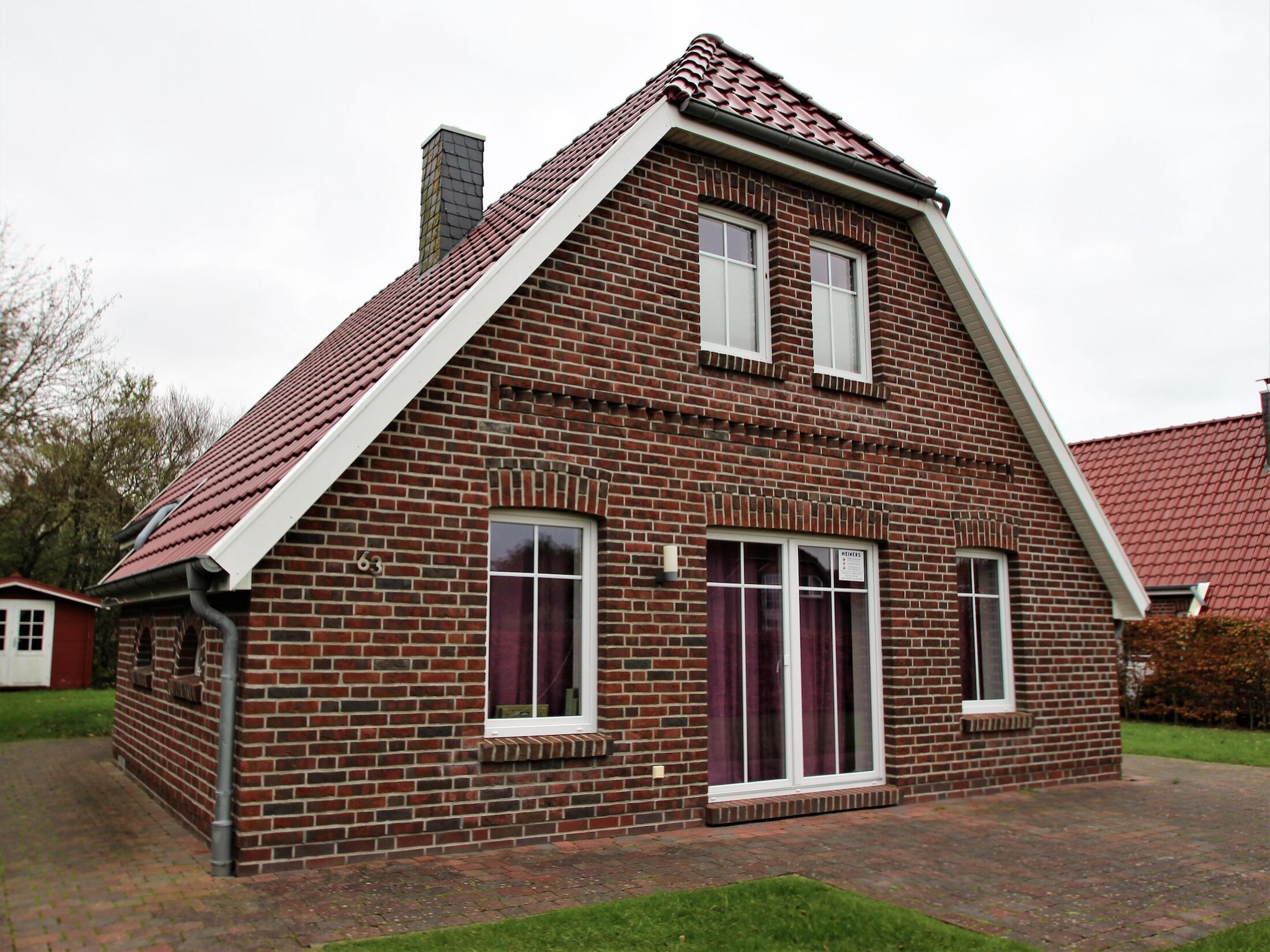   Großes Ferienhaus in einer Feriensiedlung