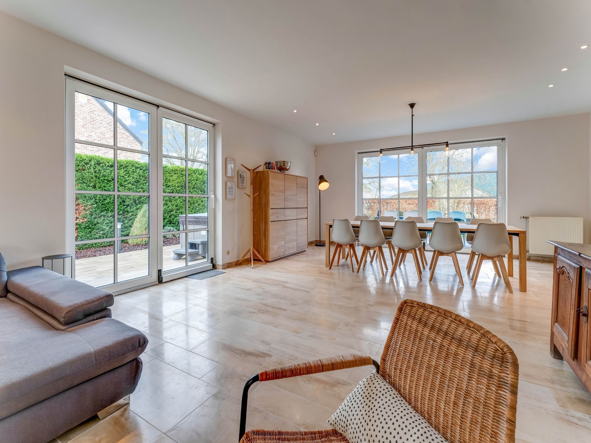   Luxe vakantiewoning met sauna en jacuzzi in Heers
