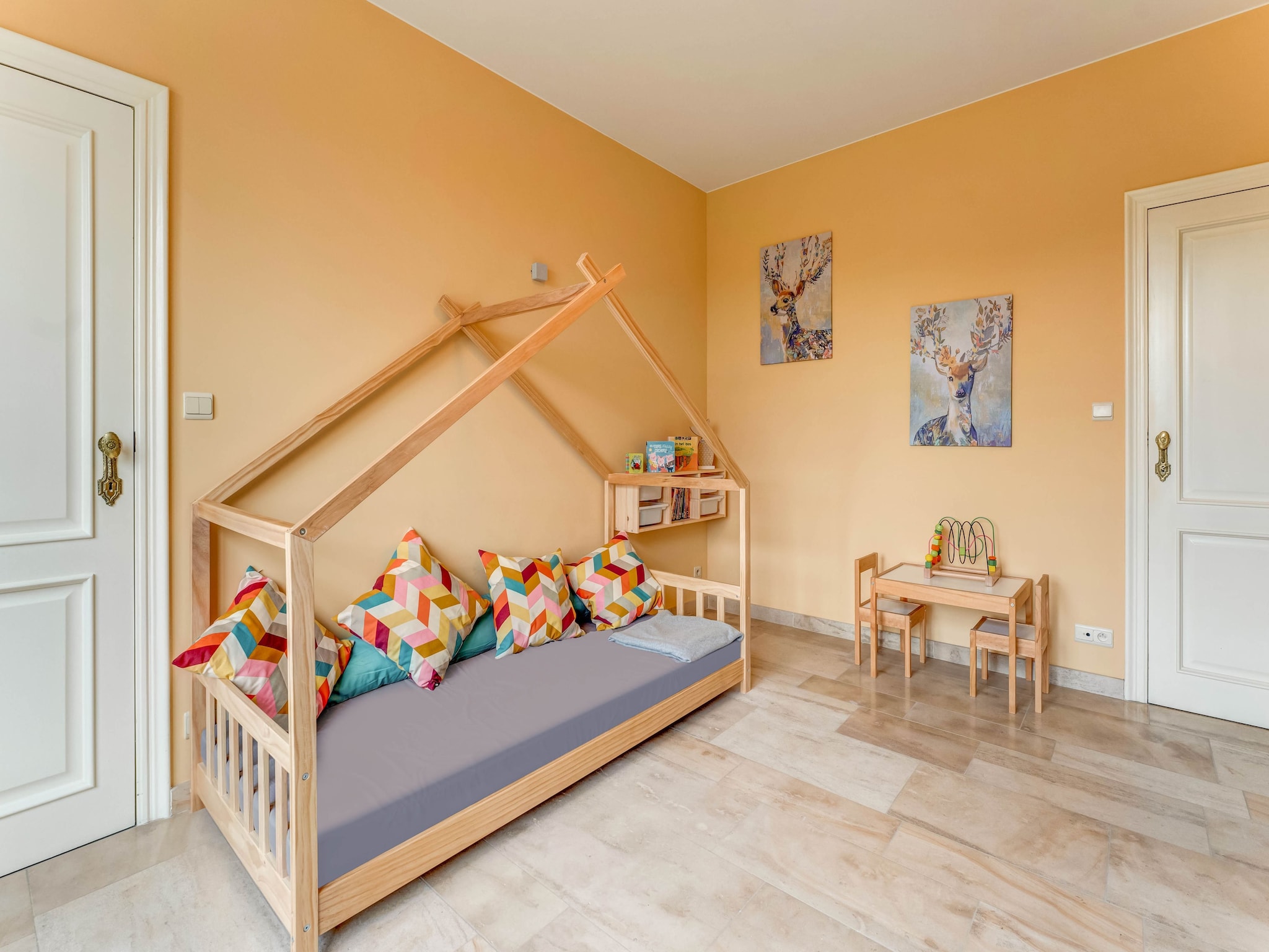   Luxe vakantiewoning met sauna en jacuzzi in Heers