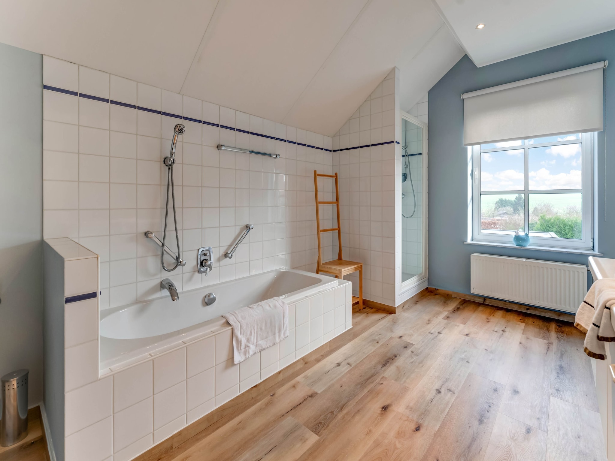   Luxe vakantiewoning met sauna en jacuzzi in Heers