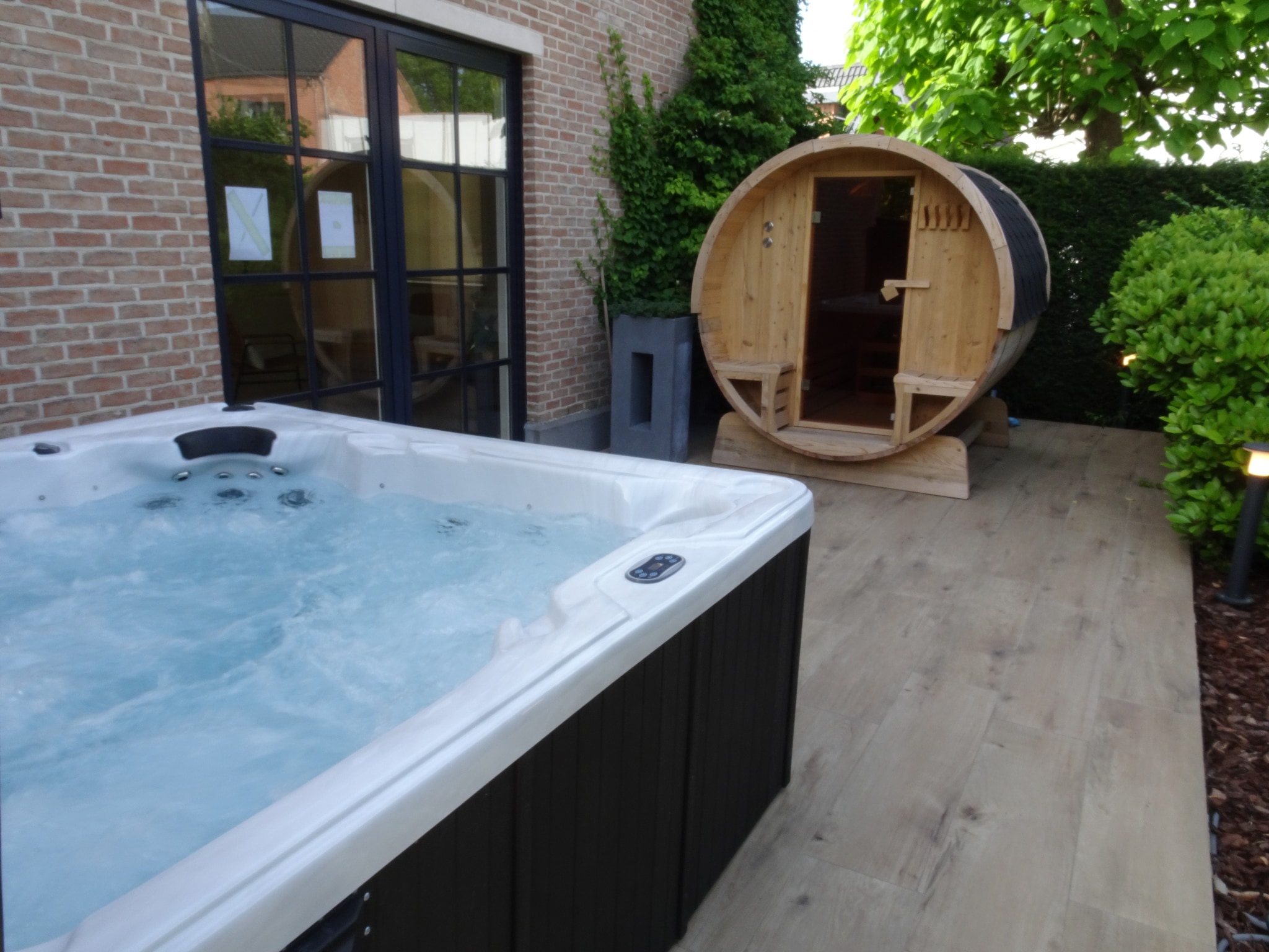   Luxe vakantiewoning met sauna en jacuzzi in Heers