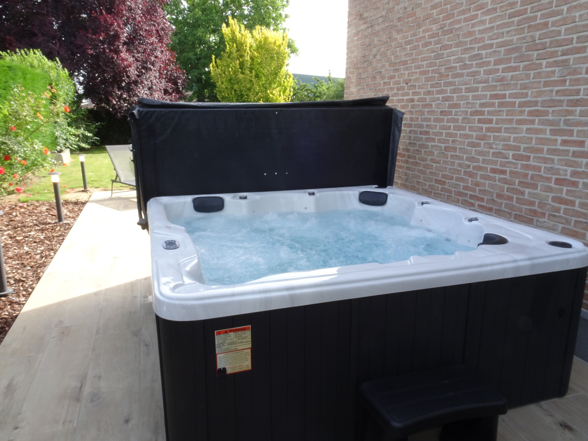   Luxe vakantiewoning met sauna en jacuzzi in Heers