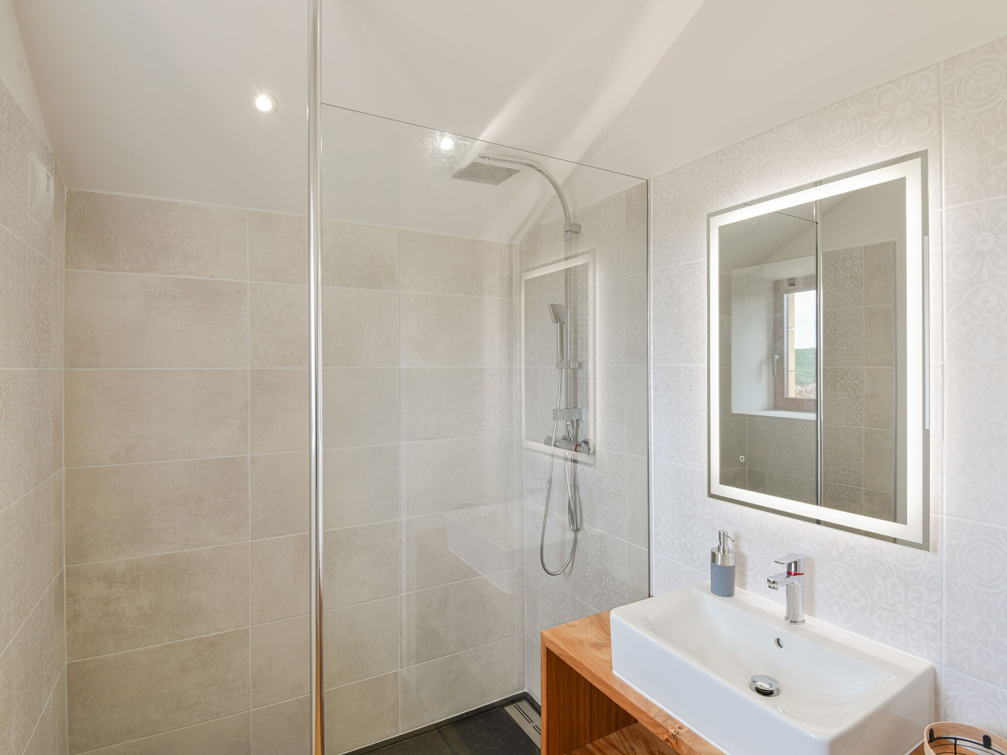   l'Hoste